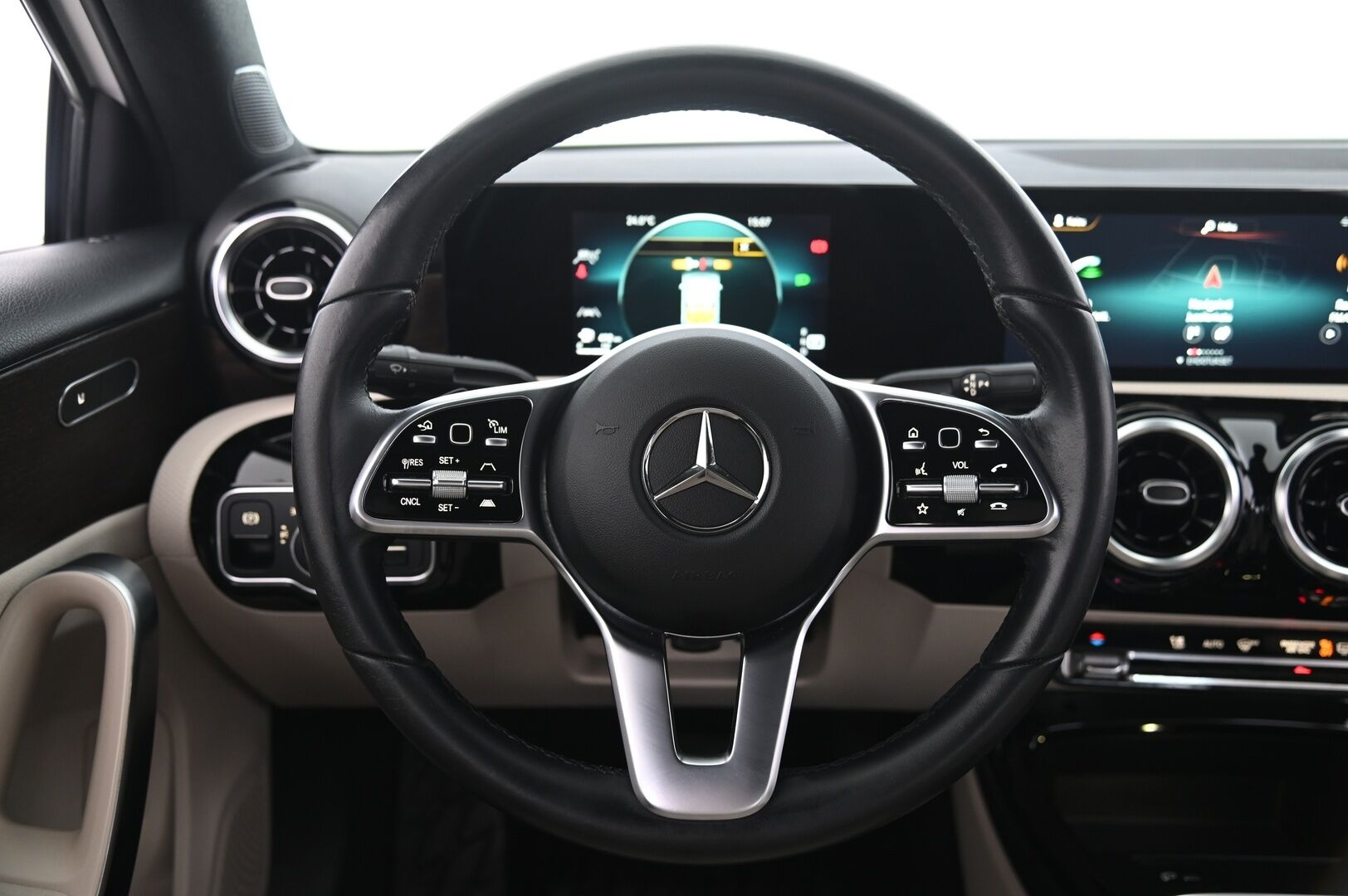 Mercedes-Benz A 2022 200 d 4MATIC A sedan Business - DTR+ | Peruutuskamera | Vetokoukku | Multibeam-LED | Suomi-auto | 2x renkaat&alumiinivanteet