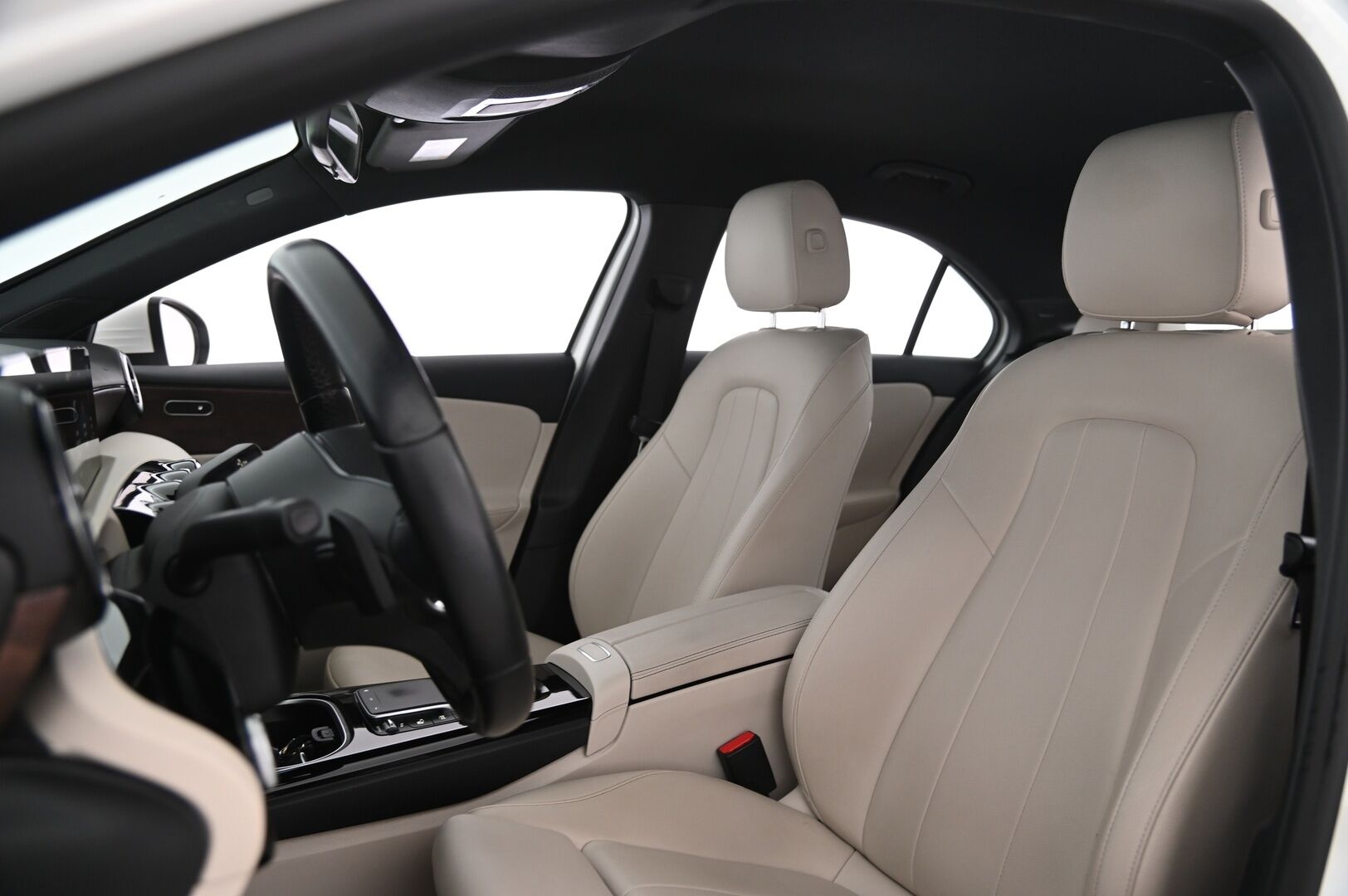Mercedes-Benz A 2022 200 d 4MATIC A sedan Business - DTR+ | Peruutuskamera | Vetokoukku | Multibeam-LED | Suomi-auto | 2x renkaat&alumiinivanteet