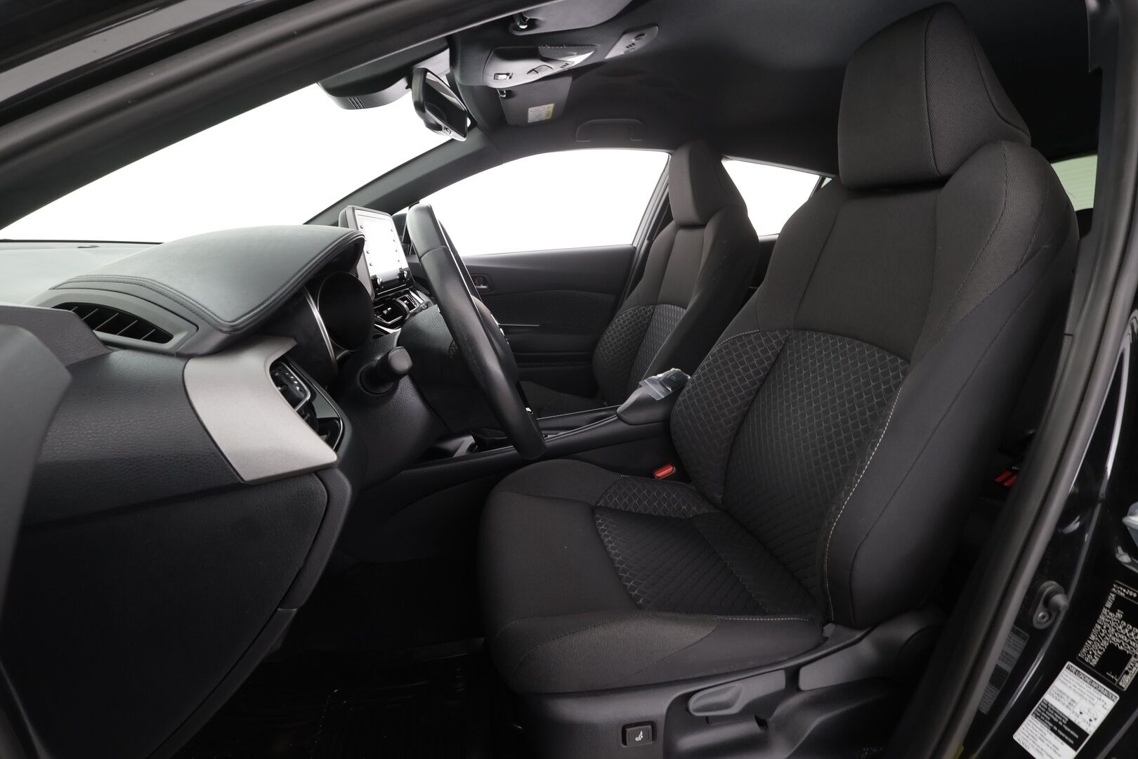 Toyota C-HR 2022 1,8 Hybrid Active Business * Webasto / ACC / P.kamera / LED / Navi / KeylessGo * - 1.Om Suomi-auto / Kahdet renkaat aluvanteilla 