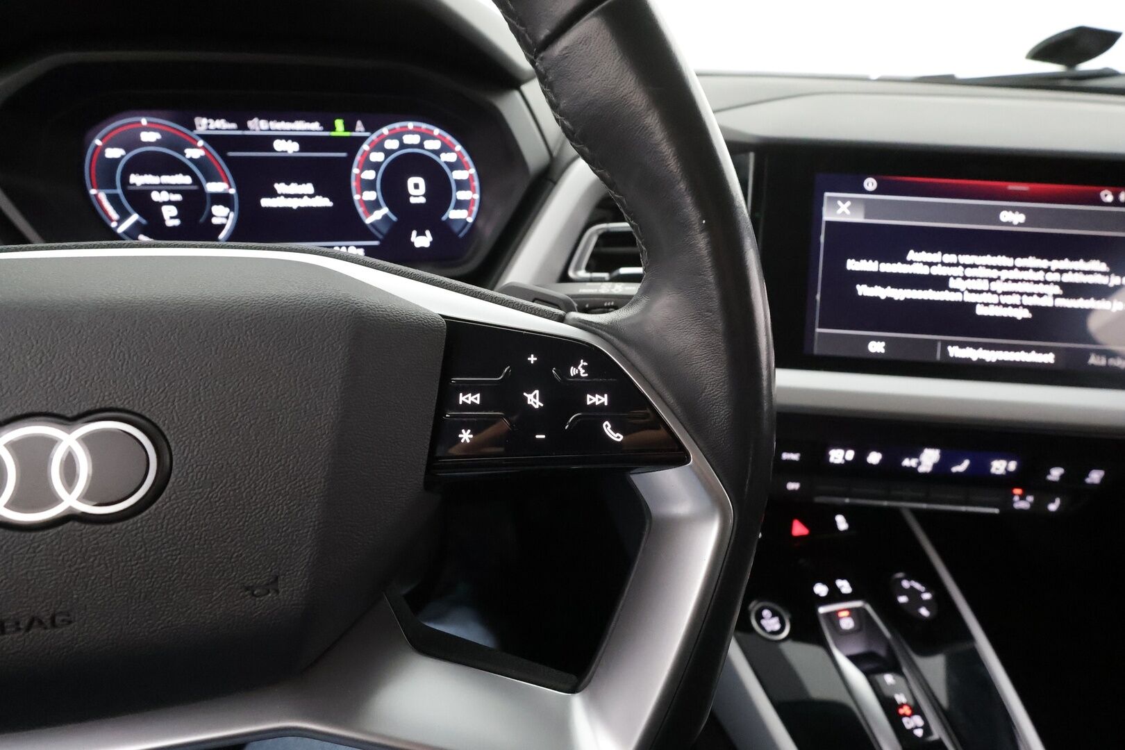 Audi Q4 e-tron 2022 Edition 40 e-tron * ACC / ILP / LED / P.Kamera / Koukku / Sporttipenkit / Navi * - 1.Om Suomi-auto / Kahdet renkaat / Koti & Kauppalaturi