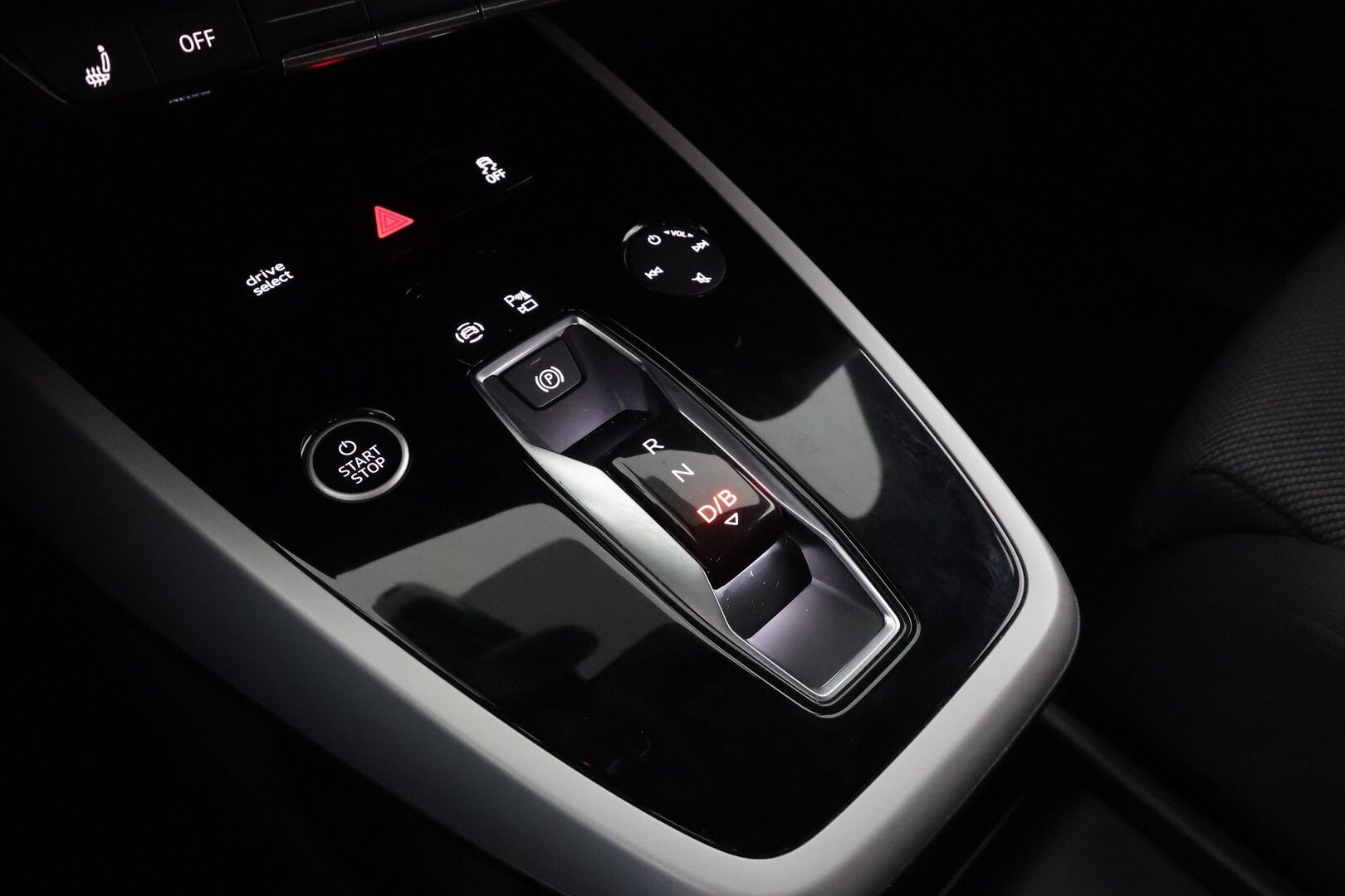 Audi Q4 e-tron 2022 Edition 40 e-tron * ACC / ILP / LED / P.Kamera / Koukku / Sporttipenkit / Navi * - 1.Om Suomi-auto / Kahdet renkaat / Koti & Kauppalaturi