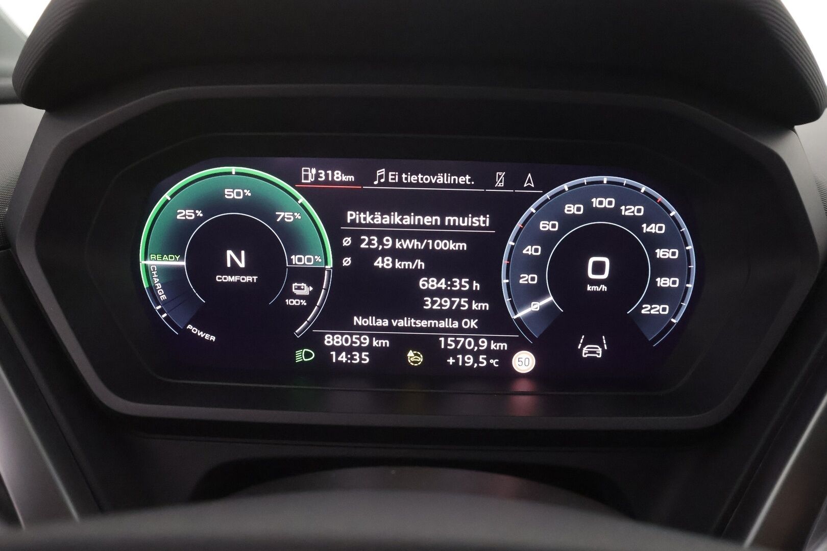 Audi Q4 e-tron 2022 Edition 40 e-tron S line - | ACC | HUD | ILP | Matrix | Sporttipenkit | Ambient | Audi Sound System | P.kamera | Side Assist | Keyless | Navi | 1-om suomiauto | Merkkihuollot |