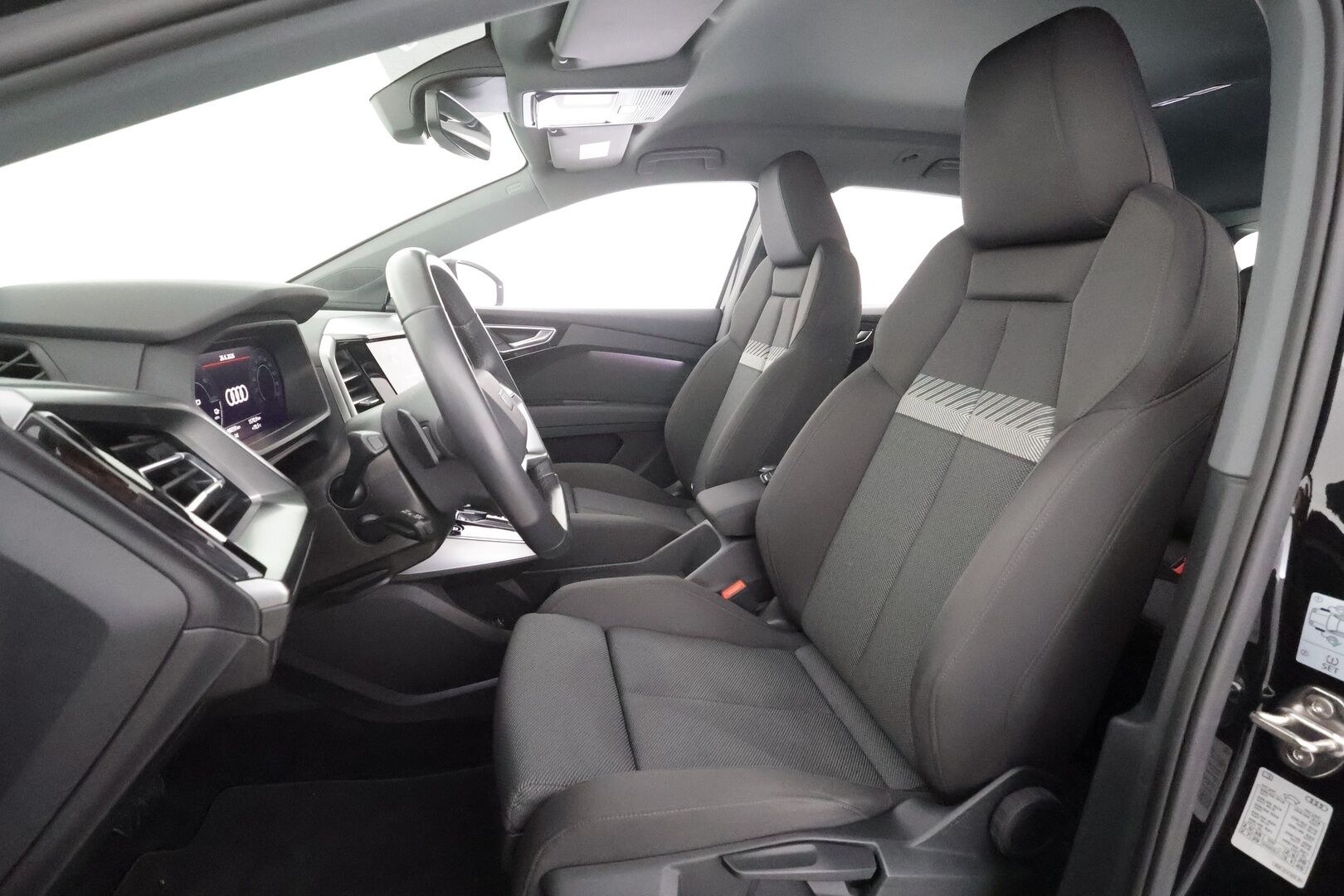 Audi Q4 e-tron 2022 Edition 40 e-tron S line - | ACC | HUD | ILP | Matrix | Sporttipenkit | Ambient | Audi Sound System | P.kamera | Side Assist | Keyless | Navi | 1-om suomiauto | Merkkihuollot |