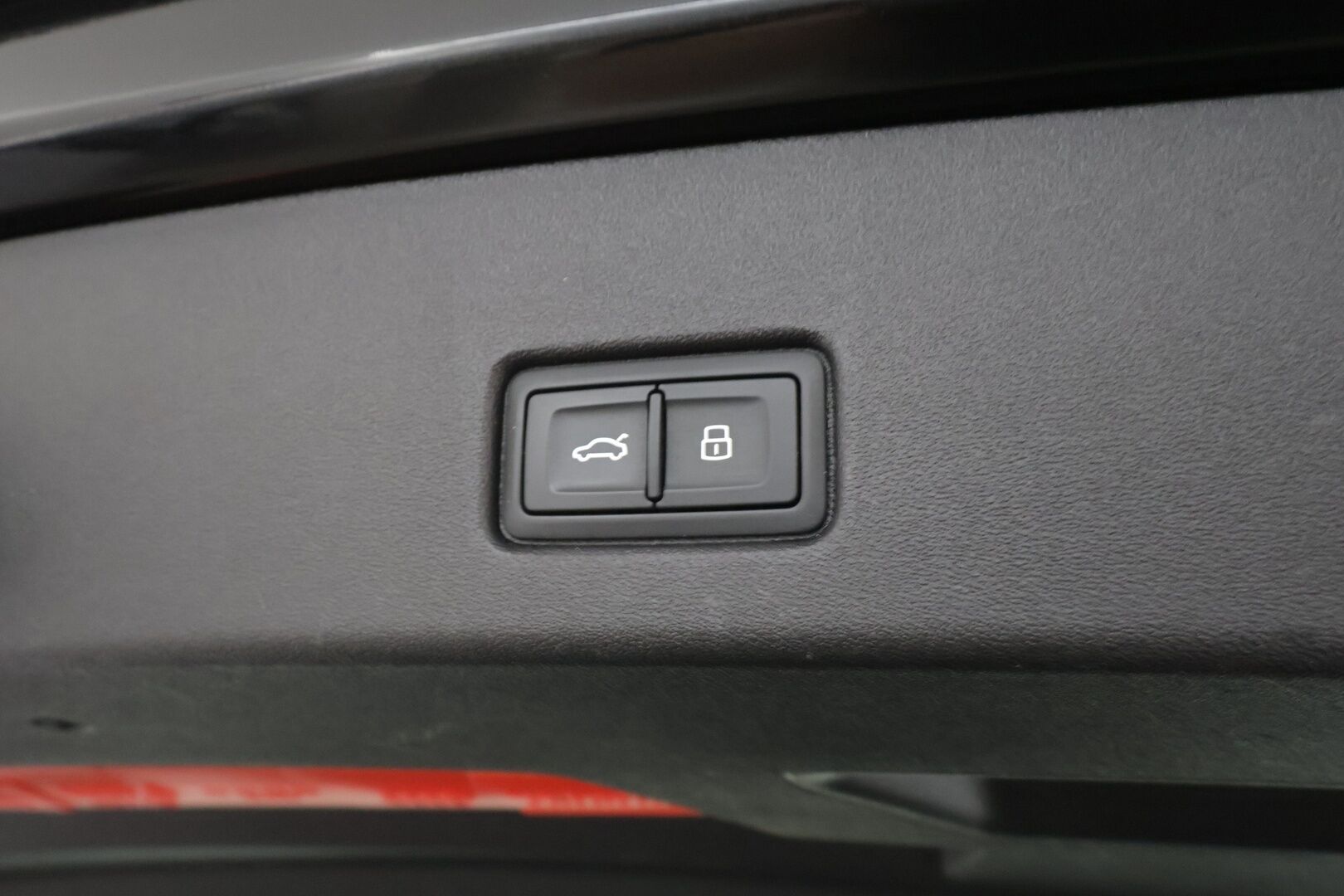 Audi Q4 e-tron 2022 Edition 40 e-tron S line - | ACC | HUD | ILP | Matrix | Sporttipenkit | Ambient | Audi Sound System | P.kamera | Side Assist | Keyless | Navi | 1-om suomiauto | Merkkihuollot |