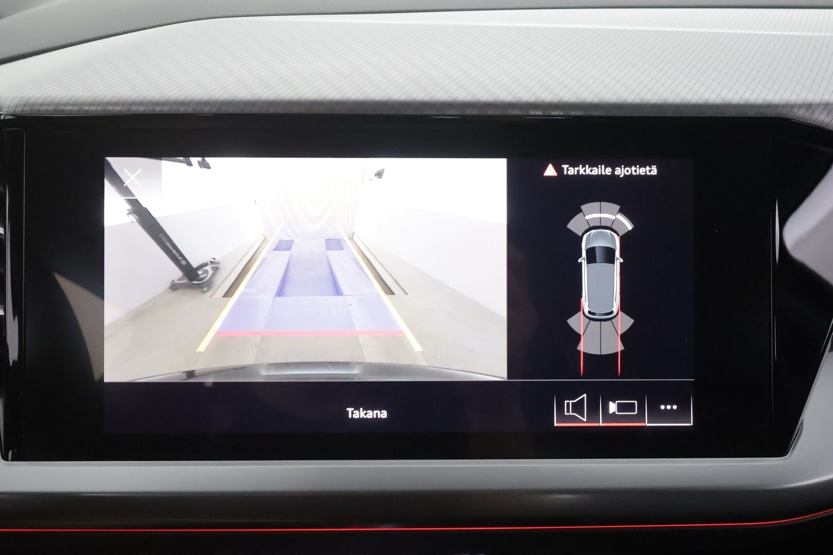 Audi Q4 e-tron 2022 Edition 40 e-tron S line - | ACC | HUD | ILP | Matrix | Sporttipenkit | Ambient | Audi Sound System | P.kamera | Side Assist | Keyless | Navi | 1-om suomiauto | Merkkihuollot |