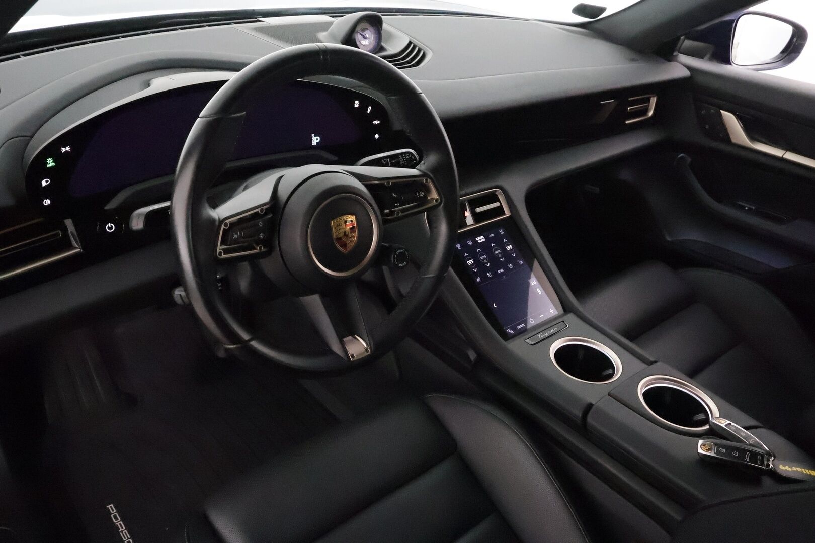 Porsche Taycan 2022 4 Cross Turismo **Adapt.Vakkari / 18-Suuntaiset istuimet / Digital-LED / 360° / Sporttinahat Muistilla / Sport Chrono ** - 2,99 % KORKOTARJOUS TÄHÄN AUTOON - Bose / Ilma-alusta / Suomi-auto / 2x Latauskaapelit / Kahdet Renkaat