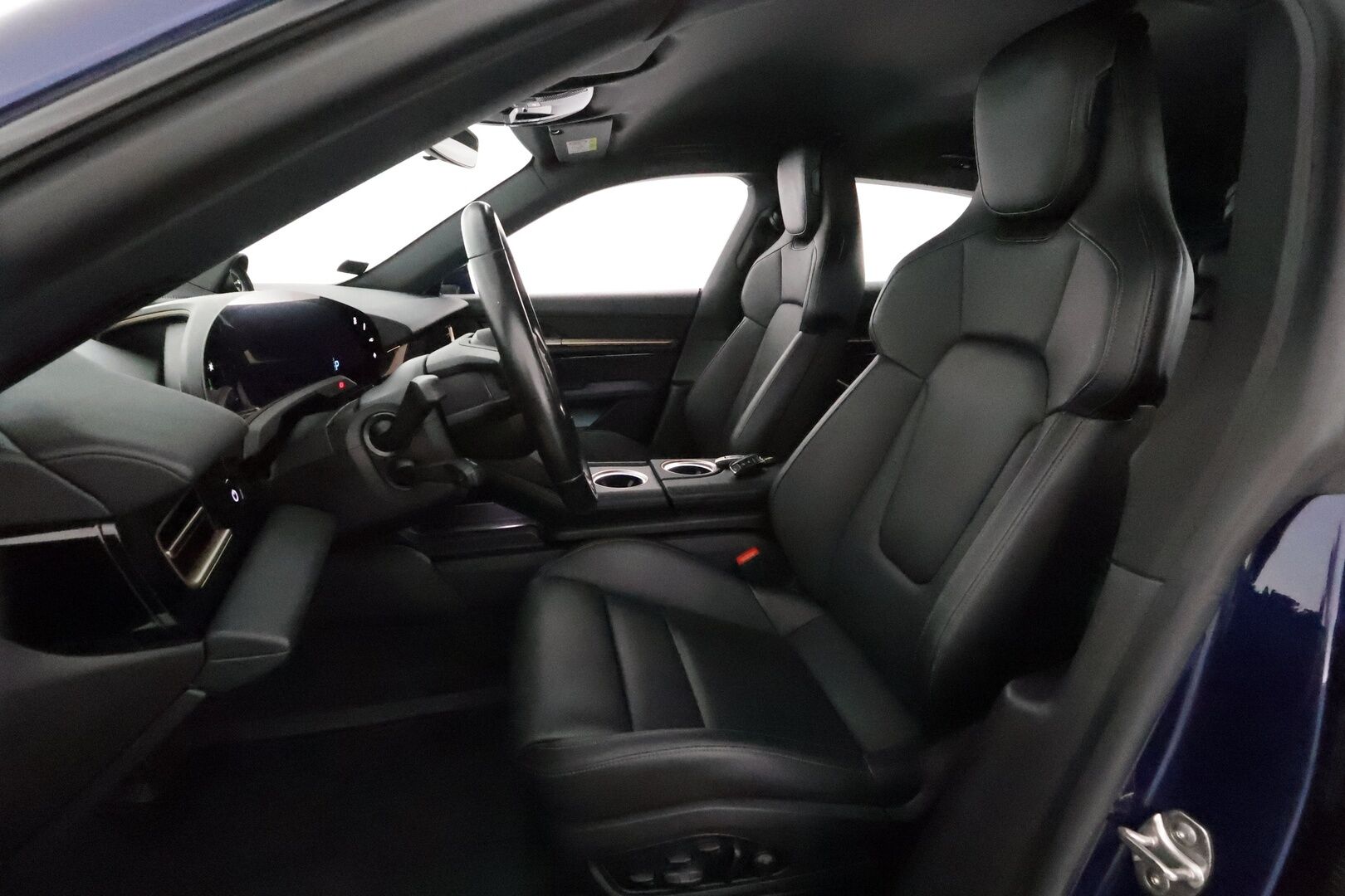 Porsche Taycan 2022 4 Cross Turismo **Adapt.Vakkari / 18-Suuntaiset istuimet / Digital-LED / 360° / Sporttinahat Muistilla / Sport Chrono ** - 2,99 % KORKOTARJOUS TÄHÄN AUTOON - Bose / Ilma-alusta / Suomi-auto / 2x Latauskaapelit / Kahdet Renkaat