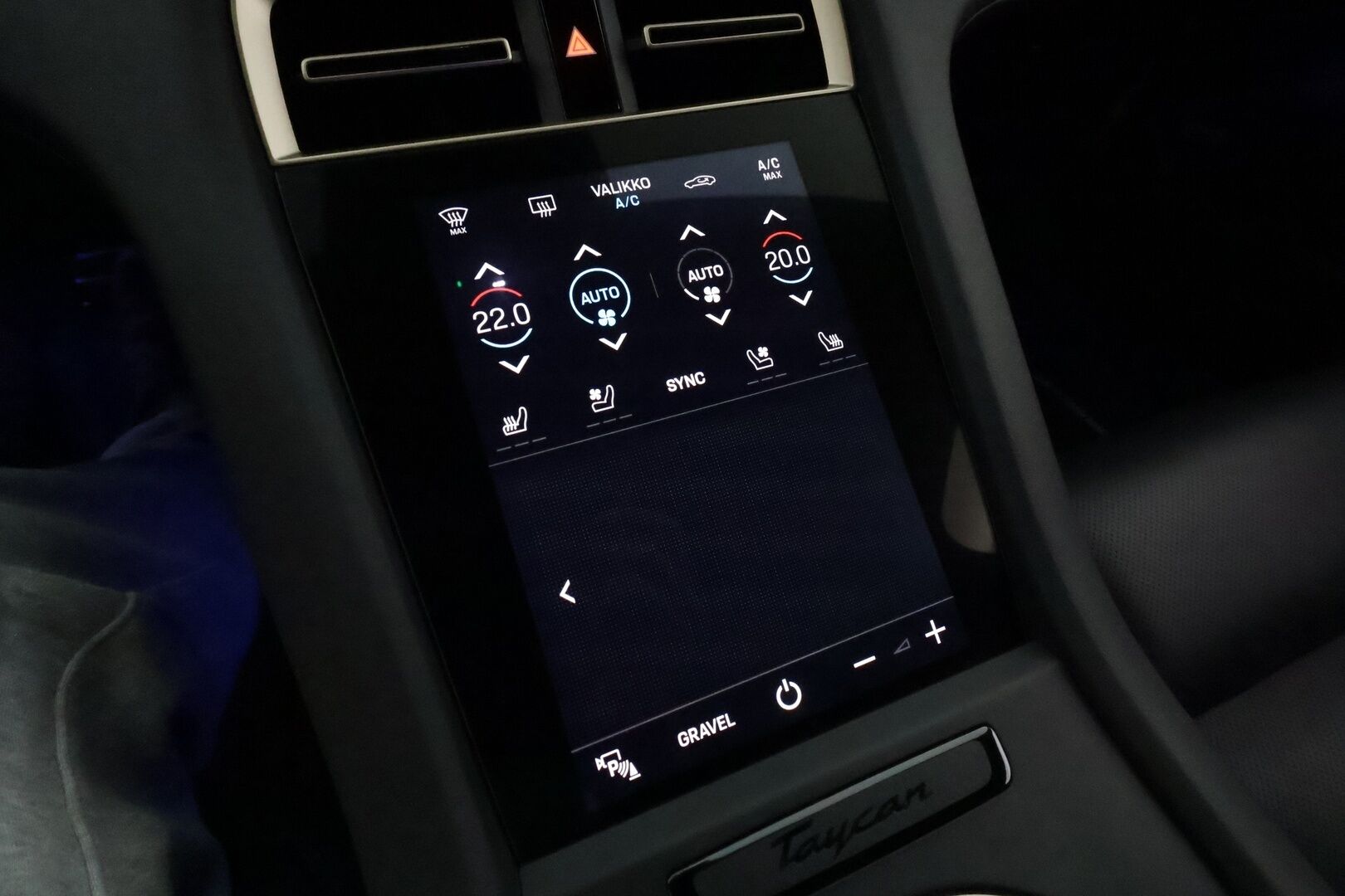 Porsche Taycan 2022 4 Cross Turismo **Adapt.Vakkari / 18-Suuntaiset istuimet / Digital-LED / 360° / Sporttinahat Muistilla / Sport Chrono ** - 2,99 % KORKOTARJOUS TÄHÄN AUTOON - Bose / Ilma-alusta / Suomi-auto / 2x Latauskaapelit / Kahdet Renkaat