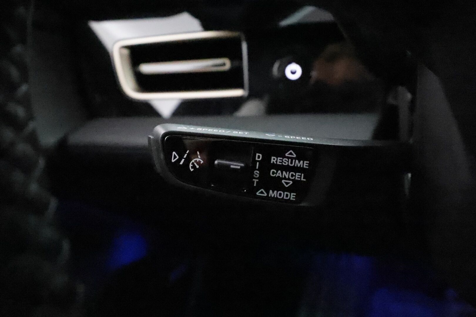 Porsche Taycan 2022 4 Cross Turismo **Adapt.Vakkari / 18-Suuntaiset istuimet / Digital-LED / 360° / Sporttinahat Muistilla / Sport Chrono ** - 2,99 % KORKOTARJOUS TÄHÄN AUTOON - Bose / Ilma-alusta / Suomi-auto / 2x Latauskaapelit / Kahdet Renkaat