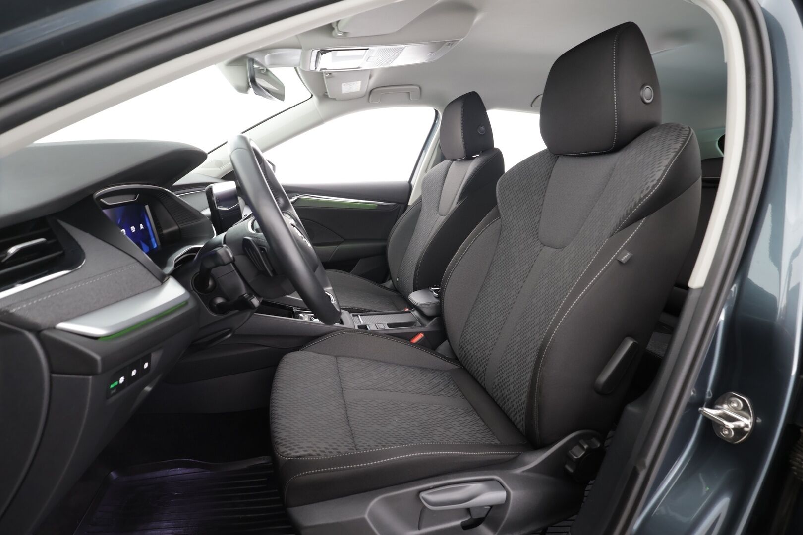 Skoda Octavia 2022 Combi 1.0 TSI Style eTEC DSG * ACC / P.kamera / Matrix LED / Webasto / Navi / Keyless / Sähköluukku * - 1.Om Suomi-auto / Kahdet renkaat aluvanteilla