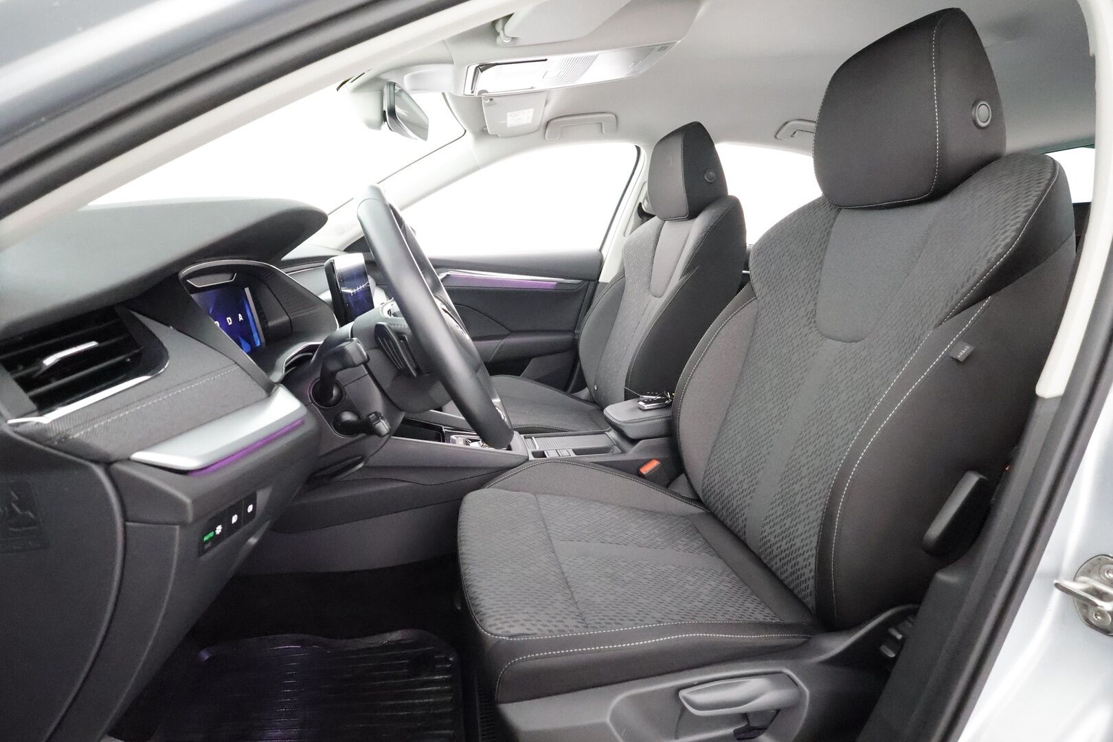 Skoda Octavia 2022 1.5 TSI Style eTEC DSG * ACC / Lohko / Koukku / Matrix-LED / P.Kamera /  Apple&Android / Keyless * - 1.Om Suomi-auto / Kahdet Renkaat