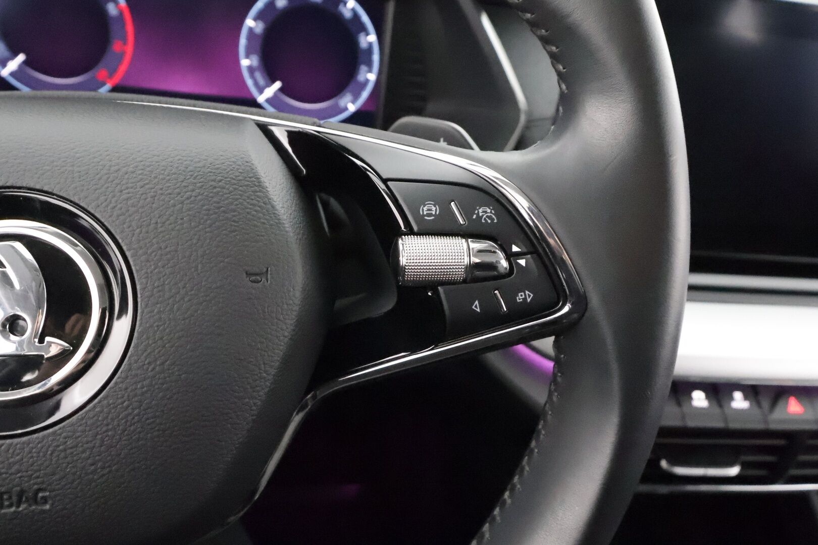 Skoda Octavia 2022 1.5 TSI Style eTEC DSG * ACC / Lohko / Koukku / Matrix-LED / P.Kamera /  Apple&Android / Keyless * - 1.Om Suomi-auto / Kahdet Renkaat