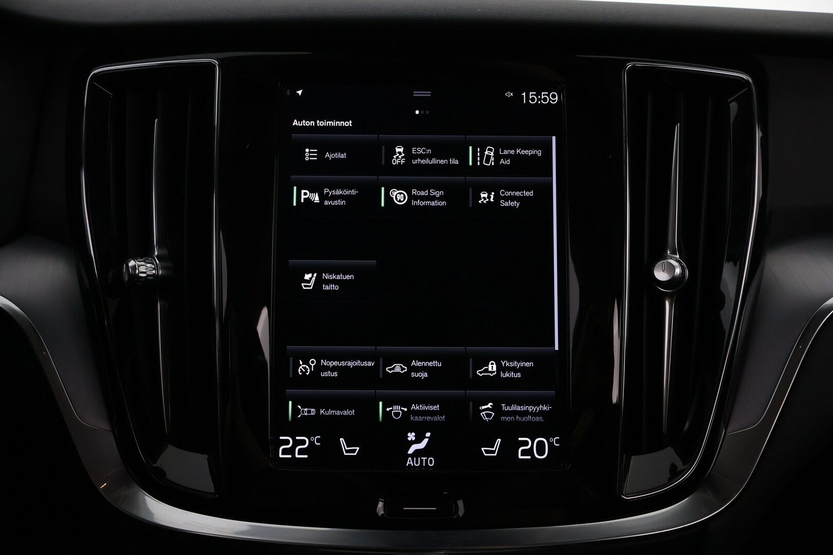 Volvo V60 2022 B3 MHEV Business Edition DCT aut * Suomiauto / Webasto / Vetokoukku / High Perf Audio / Adapt.LED - Merkkihuollettu / Siisti yksilö / Juuri tullut Tampereelle!