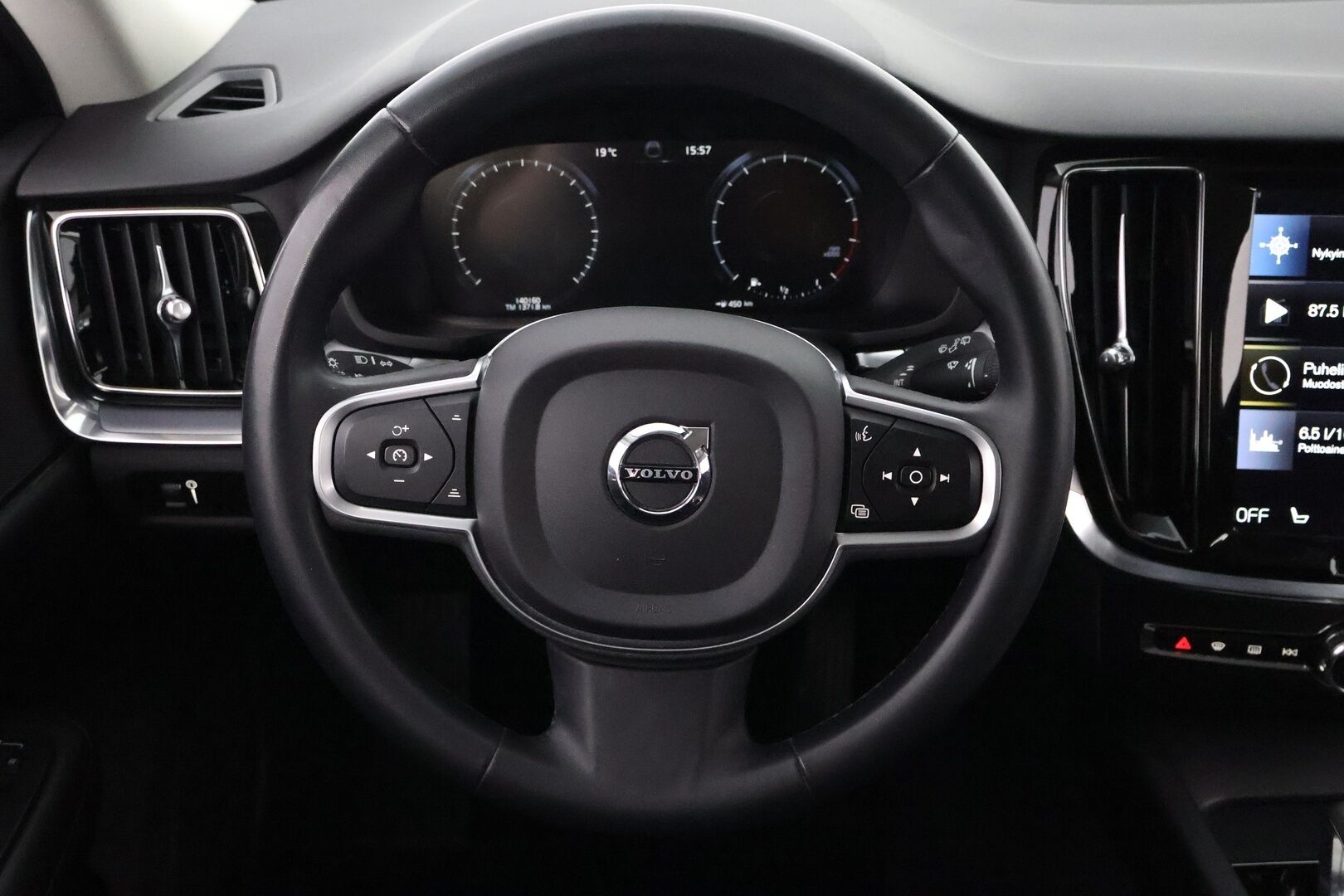 Volvo V60 2022 B3 MHEV Business Edition DCT aut * Suomiauto / Webasto / Vetokoukku / High Perf Audio / Adapt.LED - Merkkihuollettu / Siisti yksilö / Juuri tullut Tampereelle!