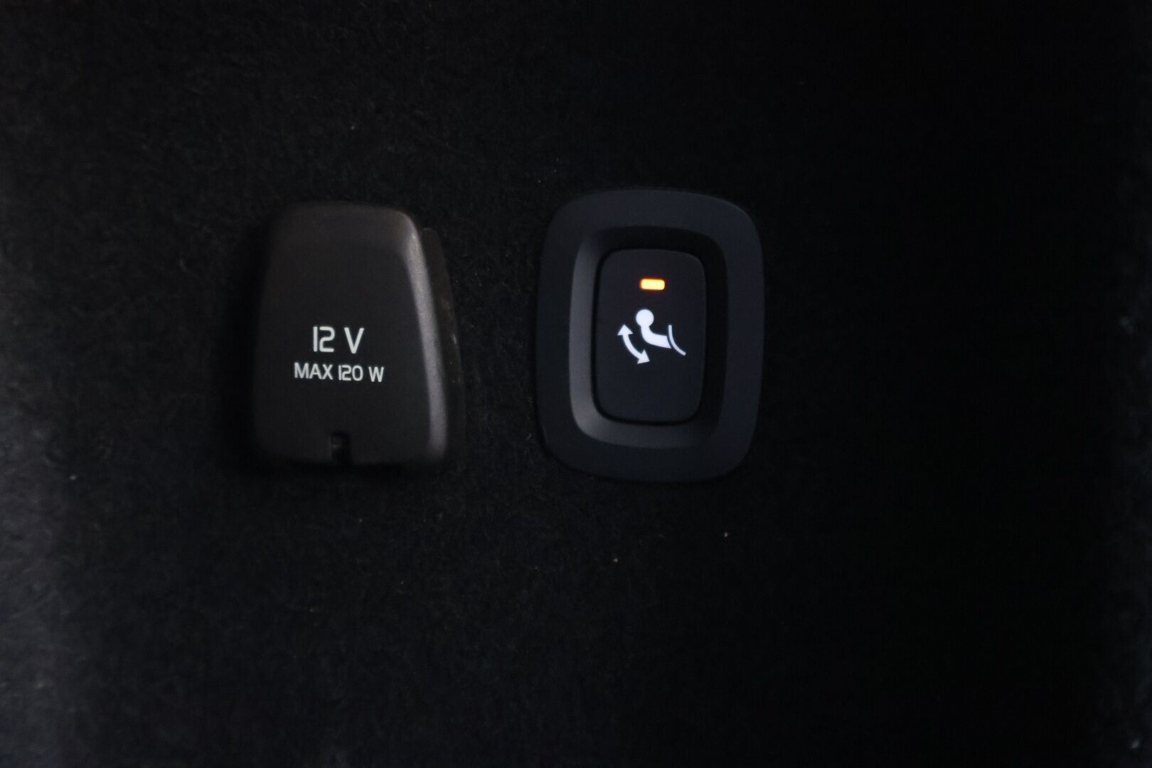 Volvo V60 2022 B3 MHEV Business Edition DCT aut * Suomiauto / Webasto / Vetokoukku / High Perf Audio / Adapt.LED - Merkkihuollettu / Siisti yksilö / Juuri tullut Tampereelle!