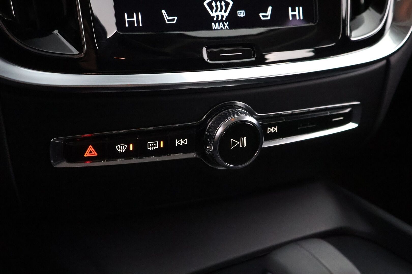 Volvo V60 2022 B3 MHEV Business Edition DCT aut * Suomiauto / Webasto / Vetokoukku / High Perf Audio / Adapt.LED - Merkkihuollettu / Siisti yksilö / Juuri tullut Tampereelle!