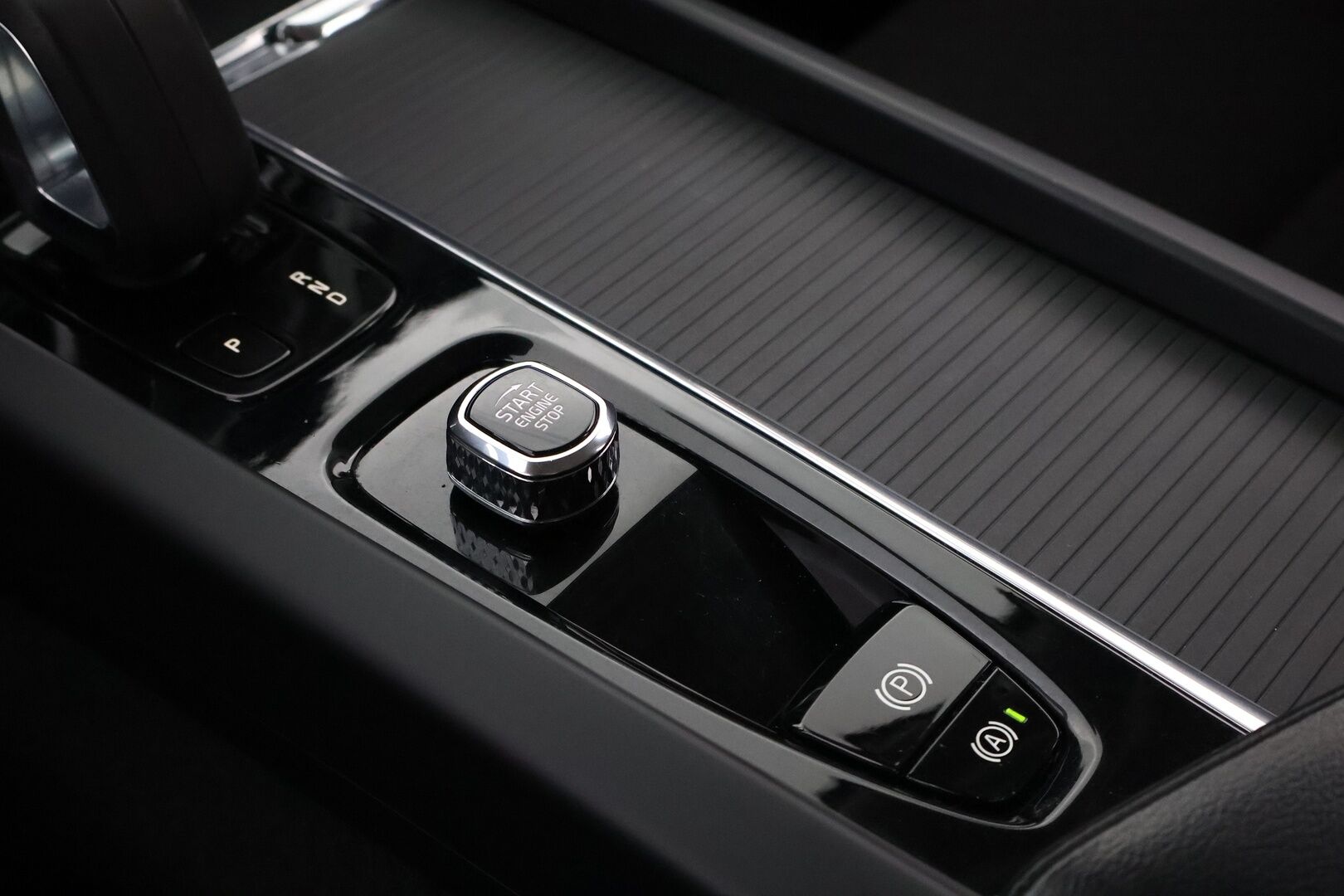 Volvo V60 2022 B3 MHEV Business Edition DCT aut * Suomiauto / Webasto / Vetokoukku / High Perf Audio / Adapt.LED - Merkkihuollettu / Siisti yksilö / Juuri tullut Tampereelle!
