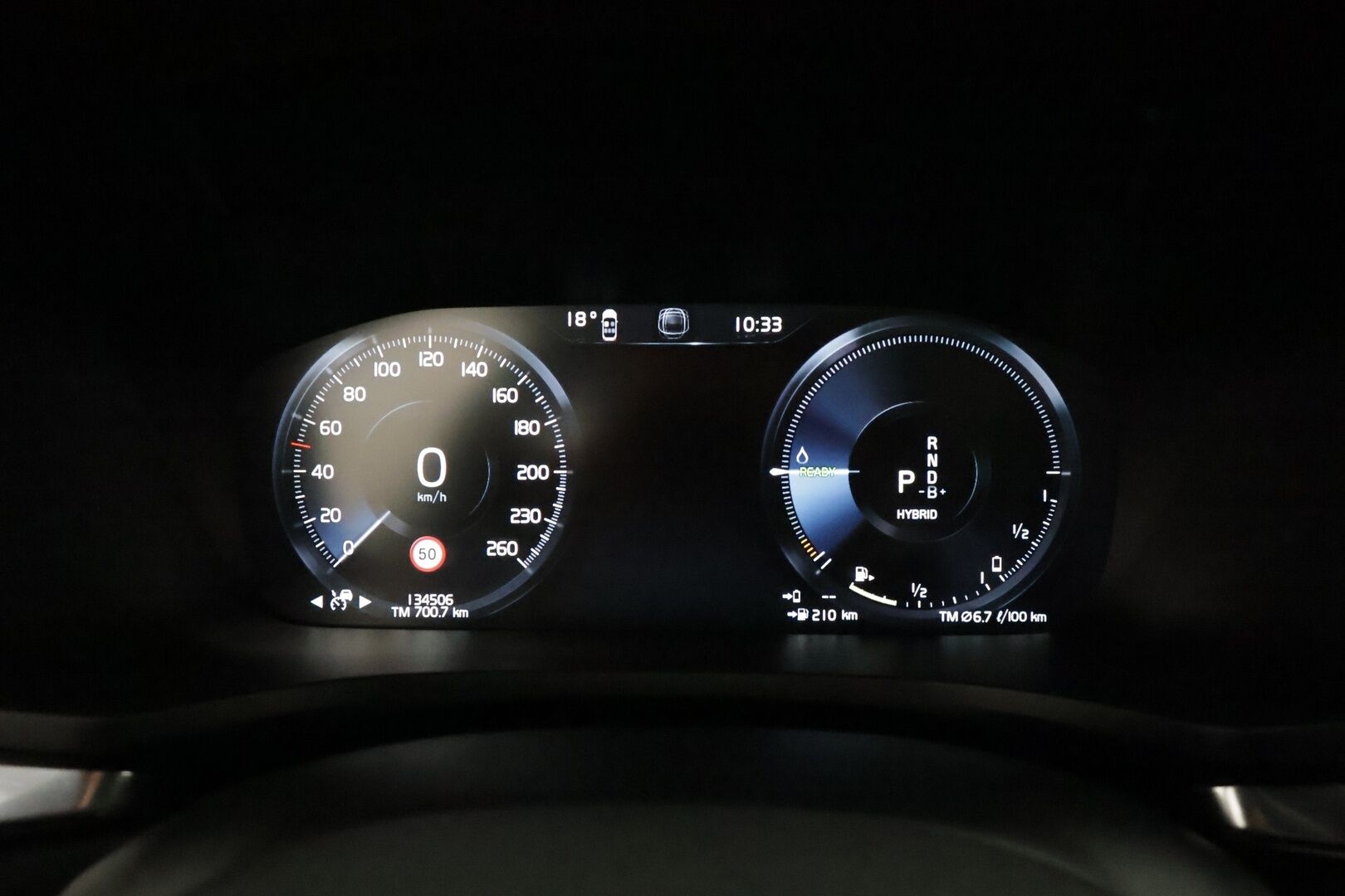 Volvo V60 2022 T8 TwE AWD Business R-Design Edition aut **Adapt.vakkari / Panorama / Muistipenkki / Full LED / Sporttipenkit / KeylessGo** - Suomi-auto / Kahdet renkaat aluvanteilla / High Performance Audio / Puolinahat / P.kamera / Penkinlämmittimet takana