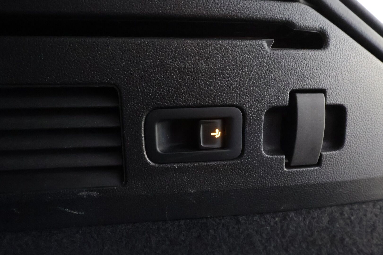 Volkswagen Arteon 2022 Shooting Brake R-Line eHybrid 160 kW DSG * ACC / P.kamera / Adapt.LED / Navi / KeylessGo / Webasto / Koukku * - HUD / Kahdet renkaat aluvanteilla / Merkkihuollettu