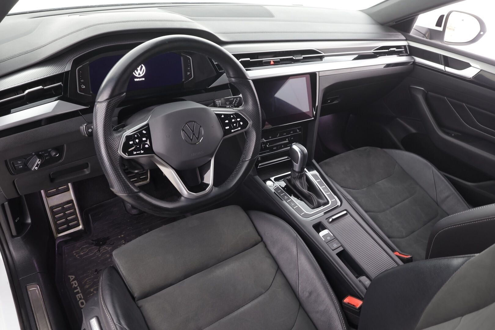 Volkswagen Arteon 2022 Shooting Brake R-Line eHybrid 160 kW DSG * ACC / P.kamera / Adapt.LED / Navi / KeylessGo / Webasto / Koukku * - HUD / Kahdet renkaat aluvanteilla / Merkkihuollettu