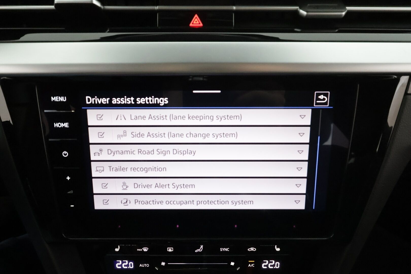 Volkswagen Arteon 2022 Shooting Brake R-Line eHybrid 160 kW DSG * ACC / P.kamera / Adapt.LED / Navi / KeylessGo / Webasto / Koukku * - HUD / Kahdet renkaat aluvanteilla / Merkkihuollettu