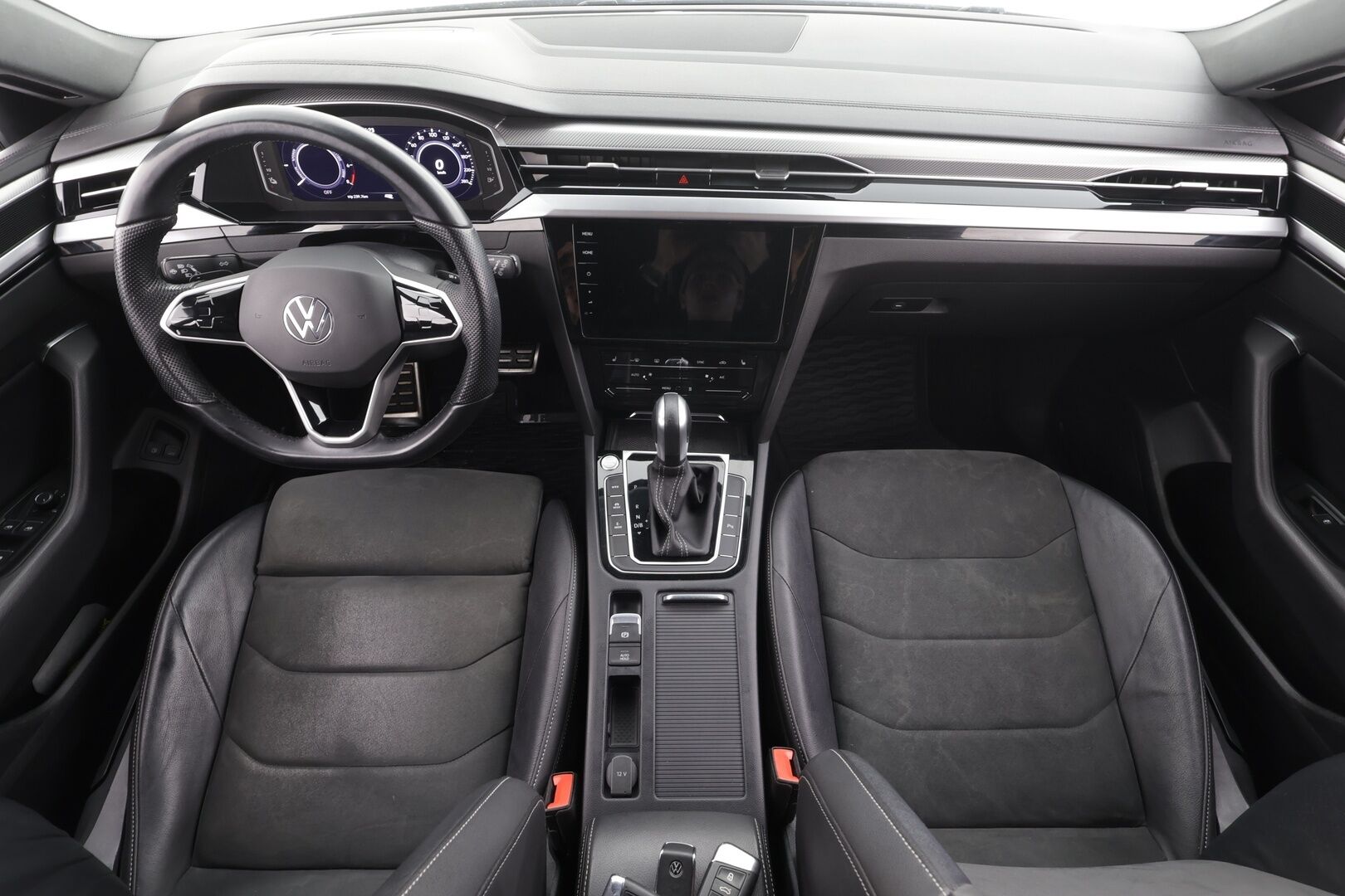 Volkswagen Arteon 2022 Shooting Brake R-Line eHybrid 160 kW DSG * ACC / P.kamera / Adapt.LED / Navi / KeylessGo / Webasto / Koukku * - HUD / Kahdet renkaat aluvanteilla / Merkkihuollettu