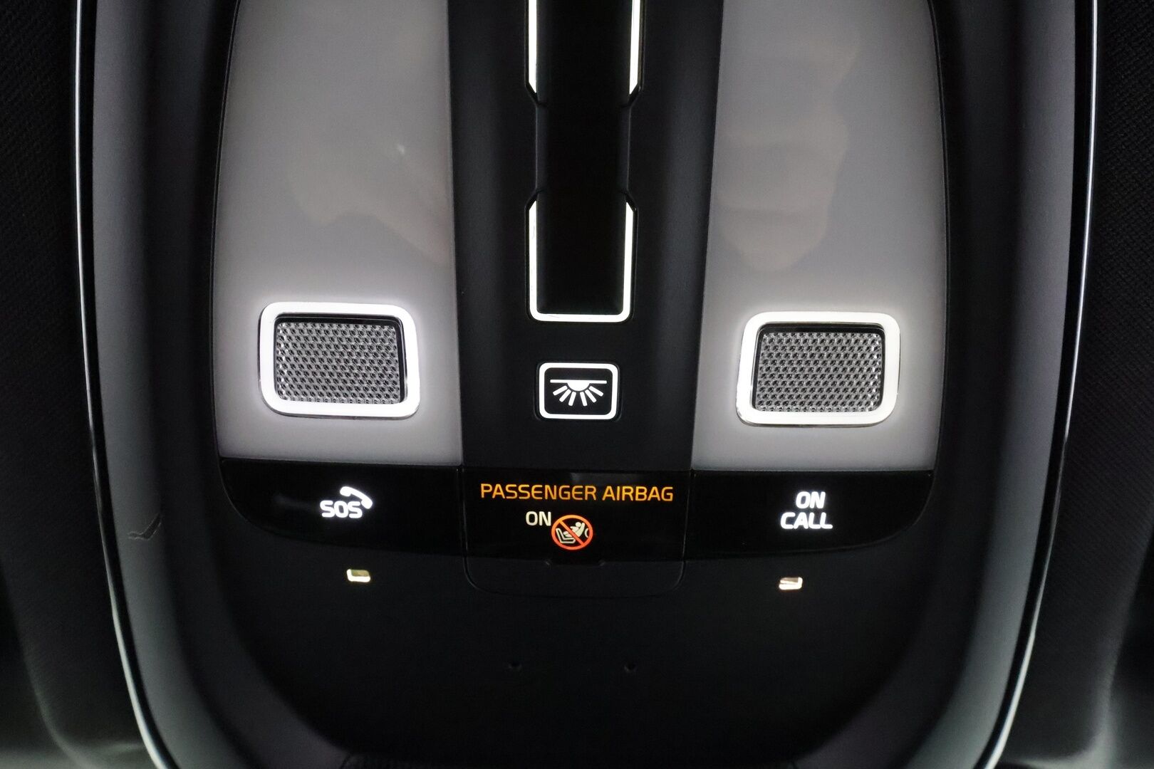 Volvo XC60 2022 T6 TwE AWD Business R-Design Edition aut * ACC / Webasto / Harman&Kardon / koukku / P.kamera / Keyless *