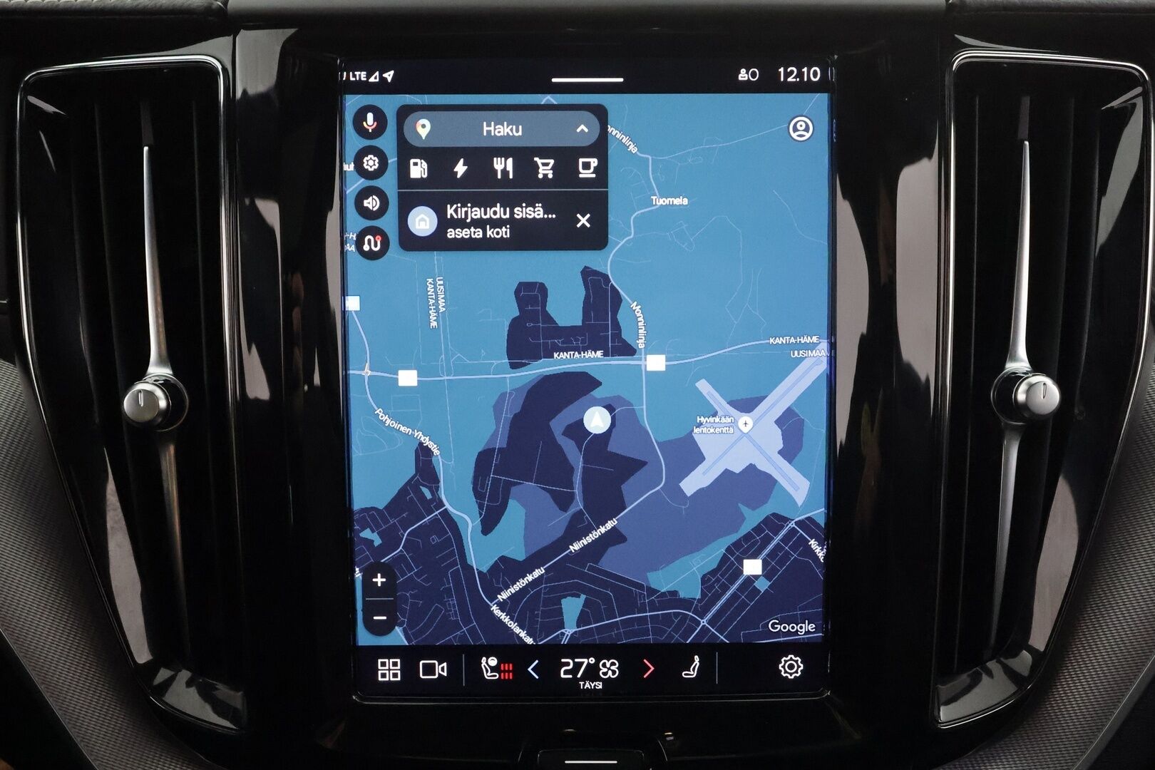 Volvo XC60 2022 T6 TwE AWD Business R-Design Edition aut * ACC / Webasto / Harman&Kardon / koukku / P.kamera / Keyless *