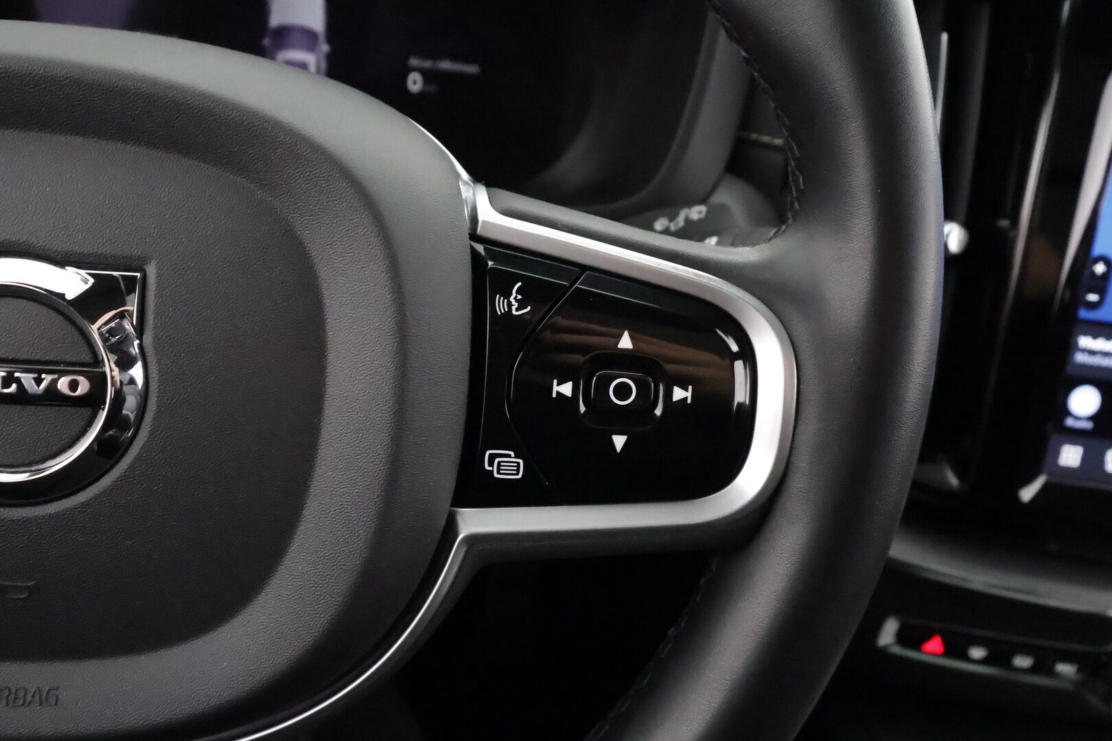 Volvo XC60 2022 T6 TwE AWD Business R-Design Edition aut - | ACC | Koukku | Webasto | H/K | Panorama | Muistipenkki | P.Kamera | LED | Puolinahat Sporttipenkit | Keyless | Apple&Android | 1.Om suomi-auto | Kahdet Renkaat | Merkkihuollettu |
