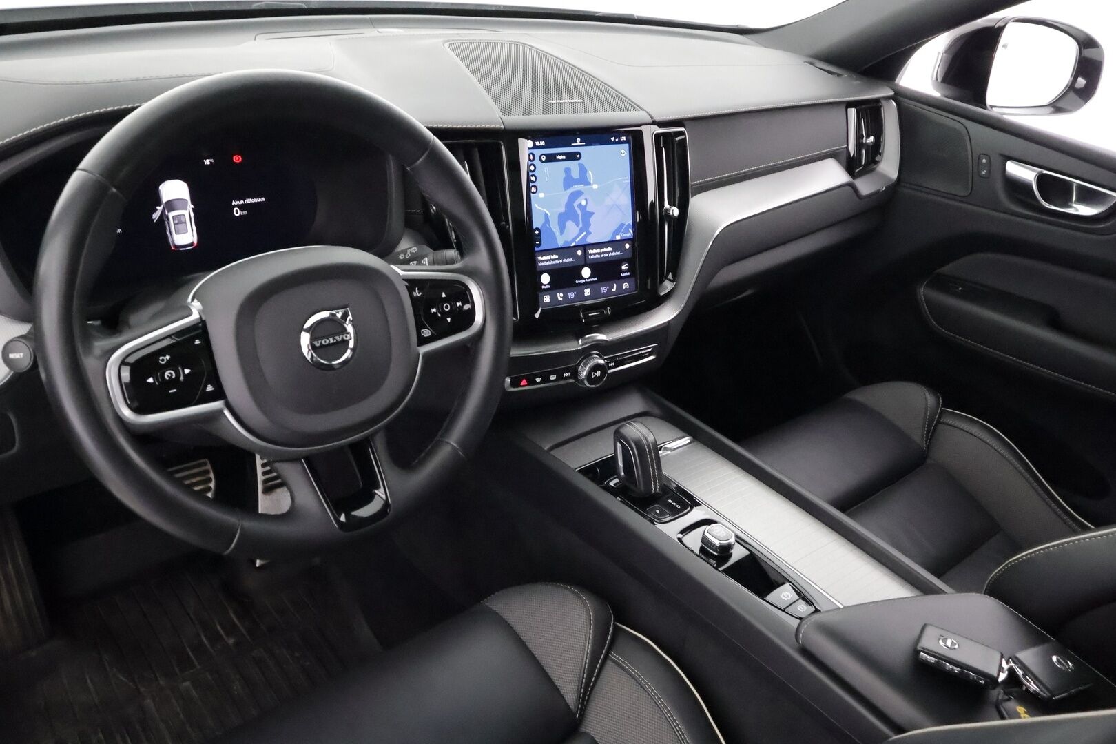 Volvo XC60 2022 T6 TwE AWD Business R-Design Edition aut - | ACC | Koukku | Webasto | H/K | Panorama | Muistipenkki | P.Kamera | LED | Puolinahat Sporttipenkit | Keyless | Apple&Android | 1.Om suomi-auto | Kahdet Renkaat | Merkkihuollettu |