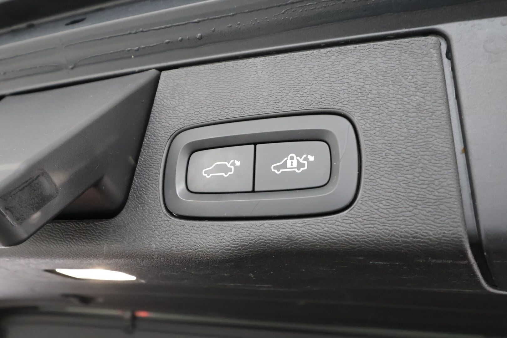 Volvo XC60 2022 T6 TwE AWD Business R-Design Edition aut - | ACC | Koukku | Webasto | H/K | Panorama | Muistipenkki | P.Kamera | LED | Puolinahat Sporttipenkit | Keyless | Apple&Android | 1.Om suomi-auto | Kahdet Renkaat | Merkkihuollettu |
