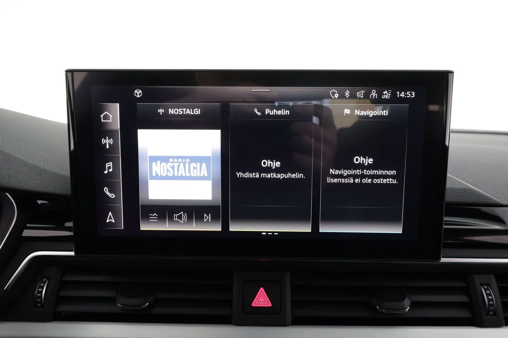 Audi A4 2022 Sedan Business 40 TDI 150 kW MHEV quattro * Webasto / Koukku / ACC / Matrix-LED / P.tutkat / Sportpenkit / Kaistavahti * - 1-om Suomi-auto / Kahdet renkaat - Osta nyt, maksa vasta ensi vuonna