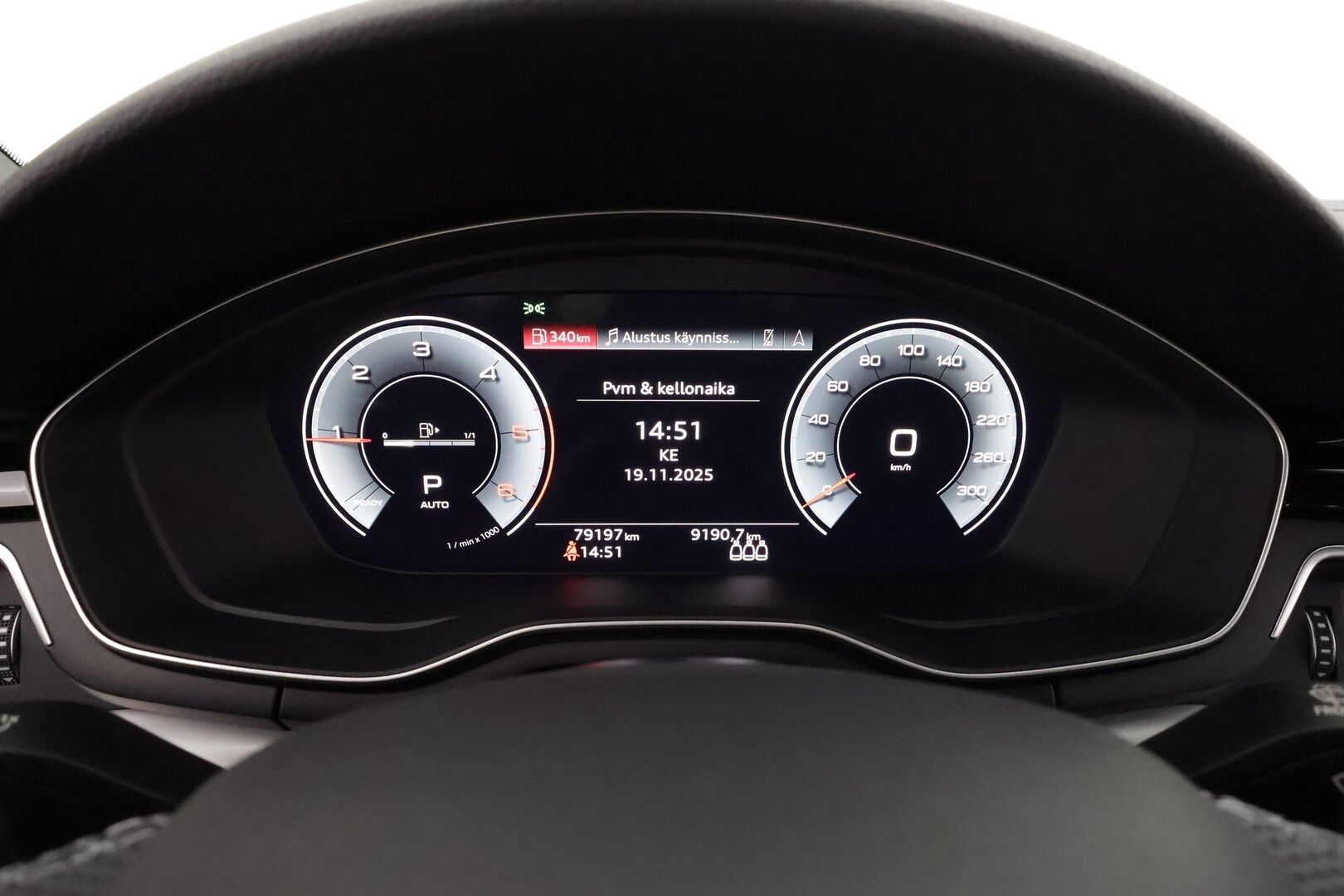 Audi A4 2022 Sedan Business 40 TDI 150 kW MHEV quattro * Webasto / Koukku / ACC / Matrix-LED / P.tutkat / Sportpenkit / Kaistavahti * - 1-om Suomi-auto / Kahdet renkaat - Osta nyt, maksa vasta ensi vuonna