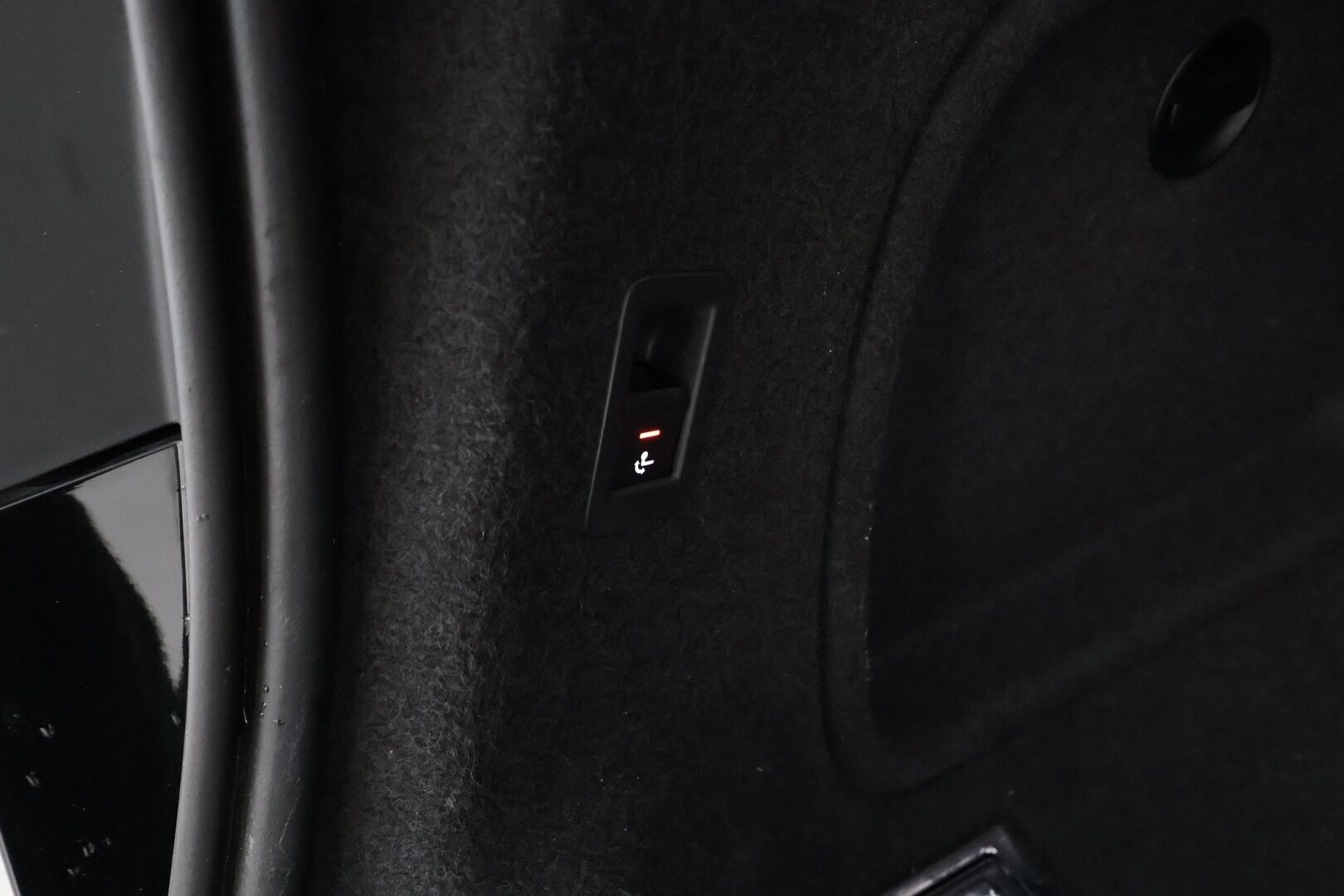 Audi A4 2022 Sedan Business 40 TDI 150 kW MHEV quattro * Webasto / Koukku / ACC / Matrix-LED / P.tutkat / Sportpenkit / Kaistavahti * - 1-om Suomi-auto / Kahdet renkaat - Osta nyt, maksa vasta ensi vuonna