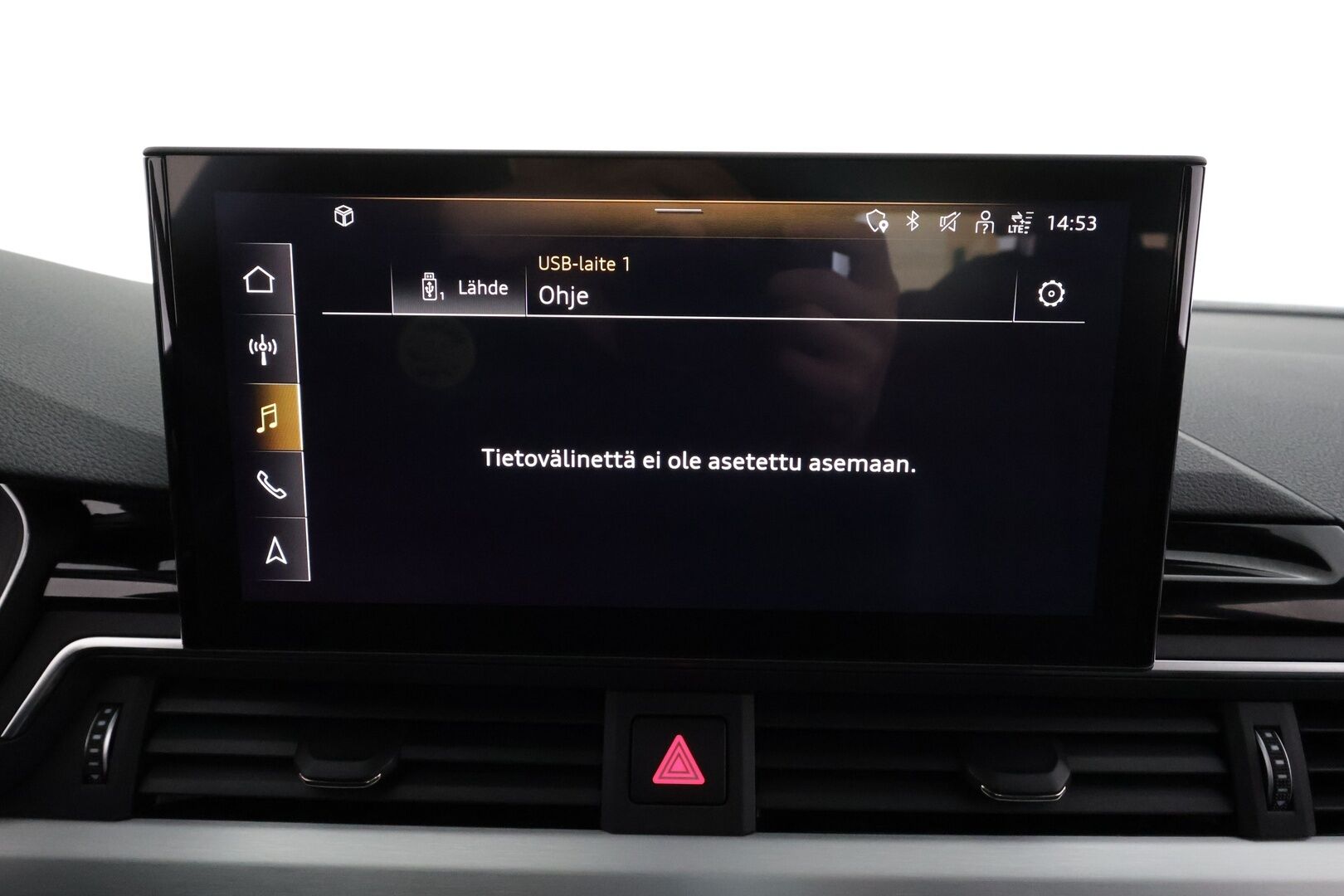 Audi A4 2022 Sedan Business 40 TDI 150 kW MHEV quattro * Webasto / Koukku / ACC / Matrix-LED / P.tutkat / Sportpenkit / Kaistavahti * - 1-om Suomi-auto / Kahdet renkaat - Osta nyt, maksa vasta ensi vuonna