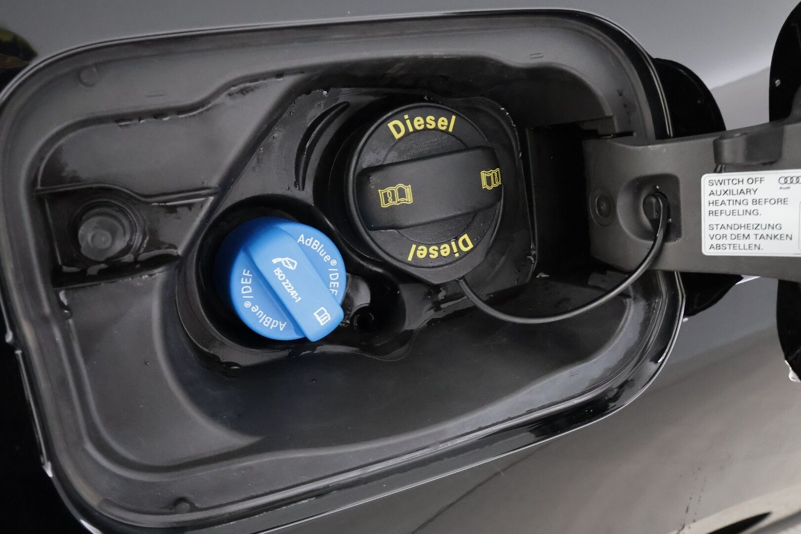 Audi A4 2022 Sedan Business 40 TDI 150 kW MHEV quattro * Webasto / Koukku / ACC / Matrix-LED / P.tutkat / Sportpenkit / Kaistavahti * - 1-om Suomi-auto / Kahdet renkaat - Osta nyt, maksa vasta ensi vuonna