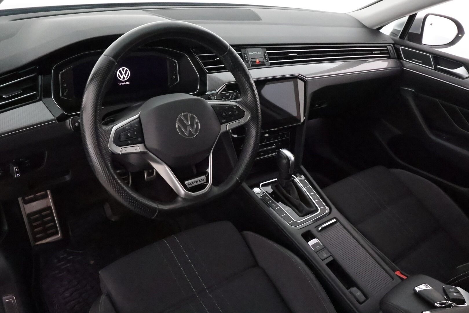 Volkswagen Passat 2022 Variant Alltrack Business 2,0 TDI SCR 147 kW 4MOTION DSG *H&K / ACC / Koukku / Kamera / Webasto / Matrix* - 1.om Suomi-auto /  / Merkkihuollettu / Kahdet renkaat / Hyvät varusteet!