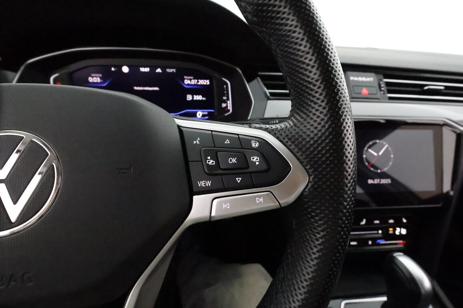 Volkswagen Passat 2022 Variant Alltrack Business 2,0 TDI SCR 147 kW 4MOTION DSG *H&K / ACC / Koukku / Kamera / Webasto / Matrix* - 1.om Suomi-auto /  / Merkkihuollettu / Kahdet renkaat / Hyvät varusteet!