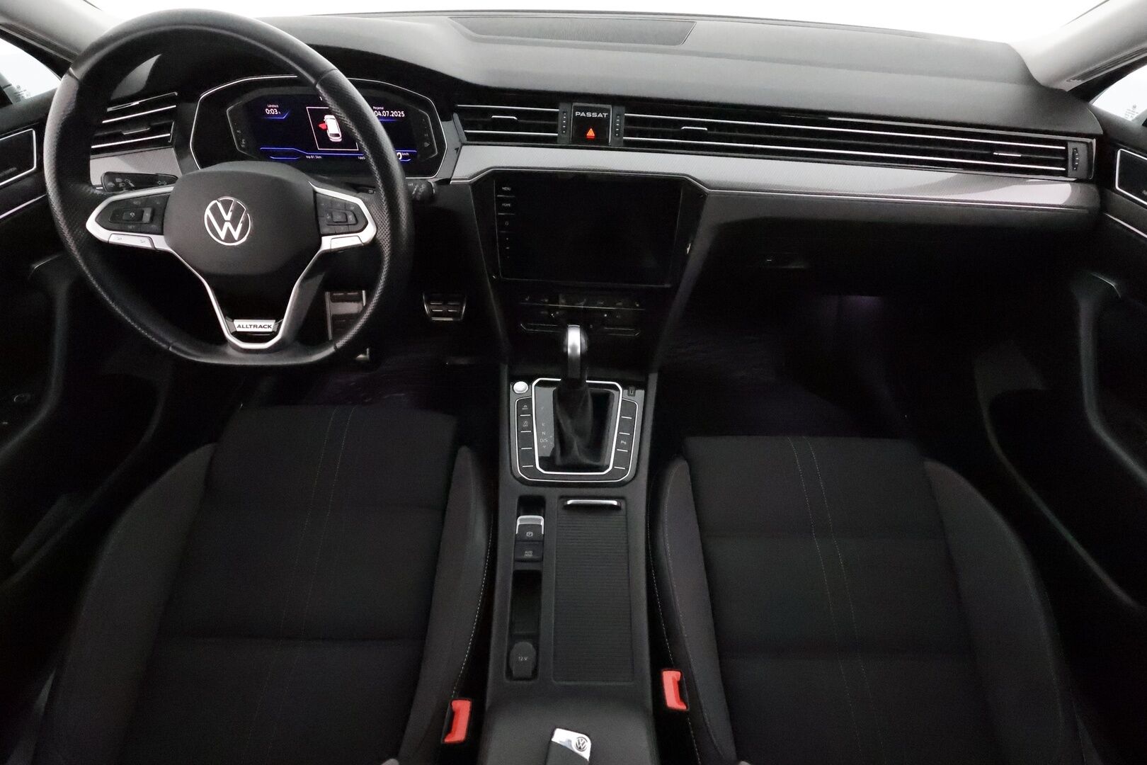 Volkswagen Passat 2022 Variant Alltrack Business 2,0 TDI SCR 147 kW 4MOTION DSG *H&K / ACC / Koukku / Kamera / Webasto / Matrix* - 1.om Suomi-auto /  / Merkkihuollettu / Kahdet renkaat / Hyvät varusteet!