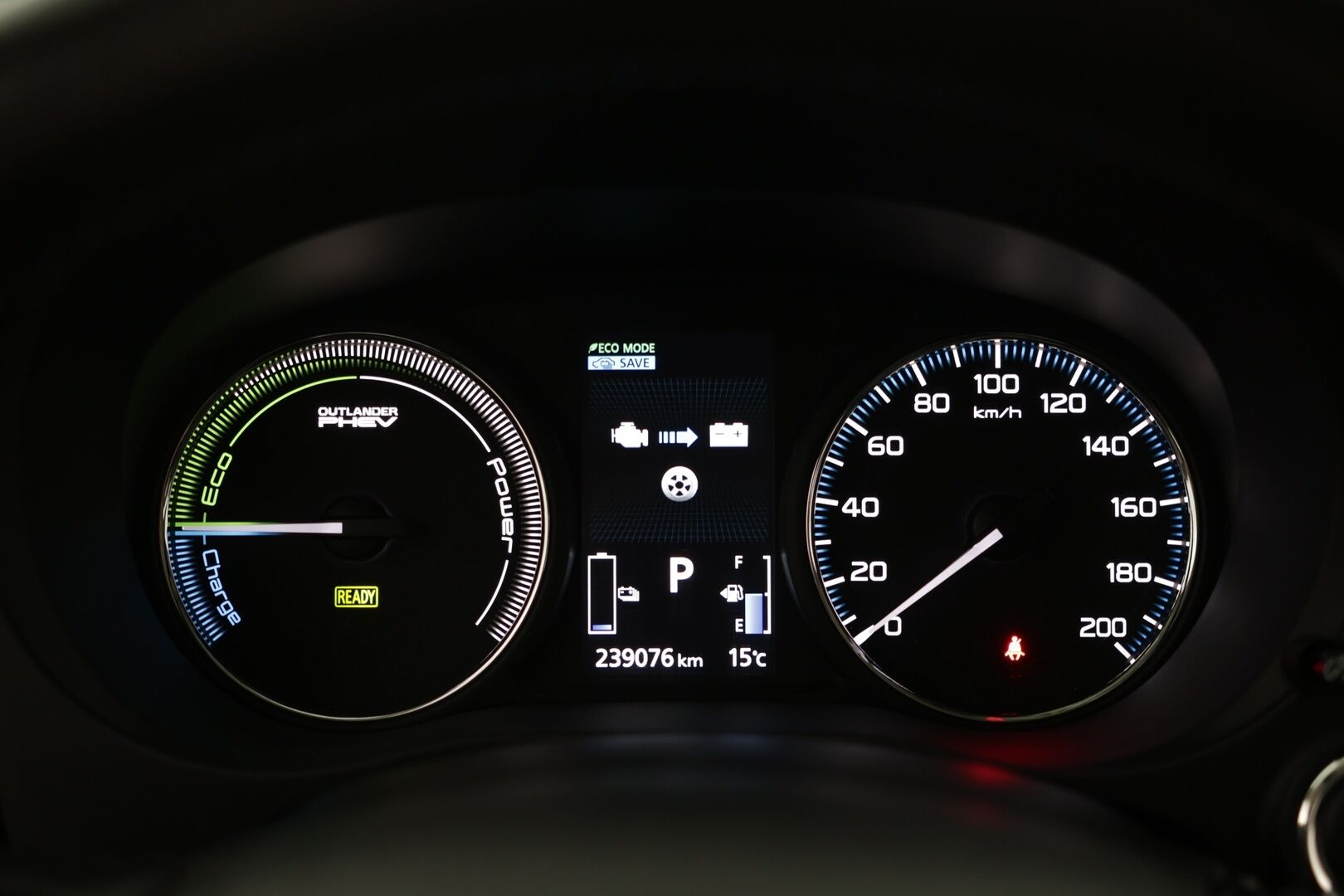 Mitsubishi OUTLANDER PHEV 2016 Instyle Navi Business 4WD 5P *Vakkari* / *Nahkapenkit*/ *Lämmitettävä ratti* - Sopu kilsat / Huippu varusteet / Juuri katsastettu!