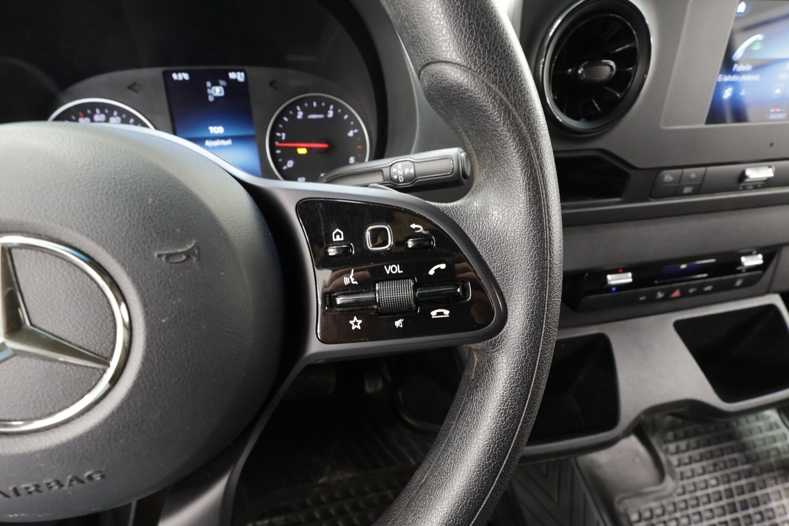 Mercedes-Benz Sprinter 2022 519CDI RWD-5,0/43AL pitkä A3 A C1 * Webasto / Koukku / Kaistavahti / Apple&Android / P.Kamera / Nahkaverhoilu * - 1-om Suomi-auto / Kahdet renkaat - HULLUT AVAJAISHULINAT KORKOTARJOUS 3,29 %