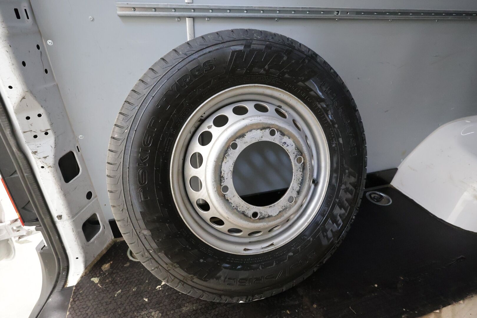 Mercedes-Benz Sprinter 2022 519CDI RWD-5,0/43AL pitkä A3 A C1 * Webasto / Koukku / Kaistavahti / Apple&Android / P.Kamera / Nahkaverhoilu * - 1-om Suomi-auto / Kahdet renkaat - HULLUT AVAJAISHULINAT KORKOTARJOUS 3,29 %