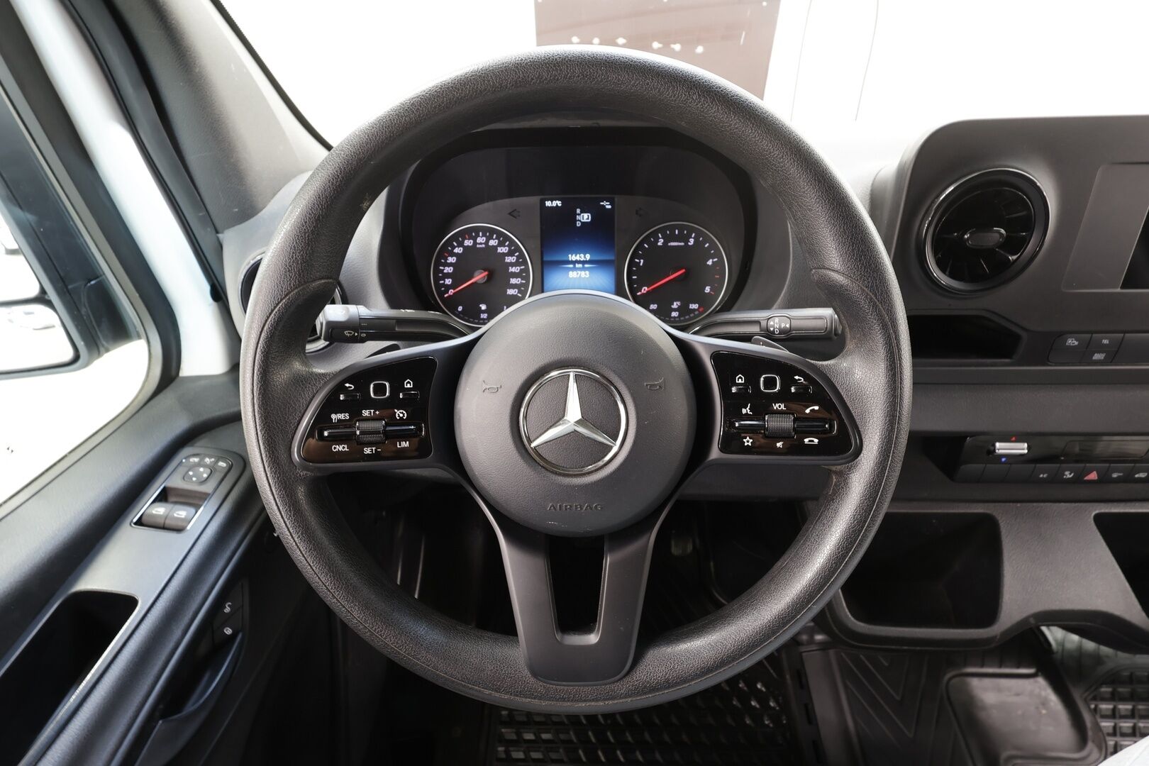 Mercedes-Benz Sprinter 2022 519CDI RWD-5,0/43AL pitkä A3 A C1 * Webasto / Koukku / Kaistavahti / Apple&Android / P.Kamera / Nahkaverhoilu * - 1-om Suomi-auto / Kahdet renkaat - HULLUT AVAJAISHULINAT KORKOTARJOUS 3,29 %