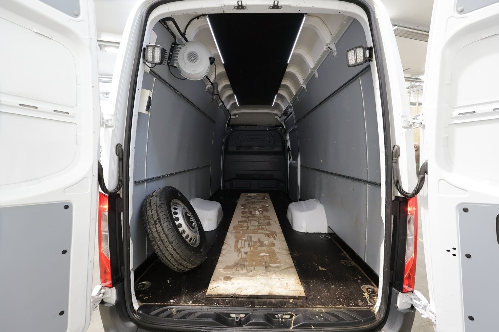 Mercedes-Benz Sprinter 2022 519CDI RWD-5,0/43AL pitkä A3 A C1 * Webasto / Koukku / Kaistavahti / Apple&Android / P.Kamera / Nahkaverhoilu * - 1-om Suomi-auto / Kahdet renkaat - HULLUT AVAJAISHULINAT KORKOTARJOUS 3,29 %