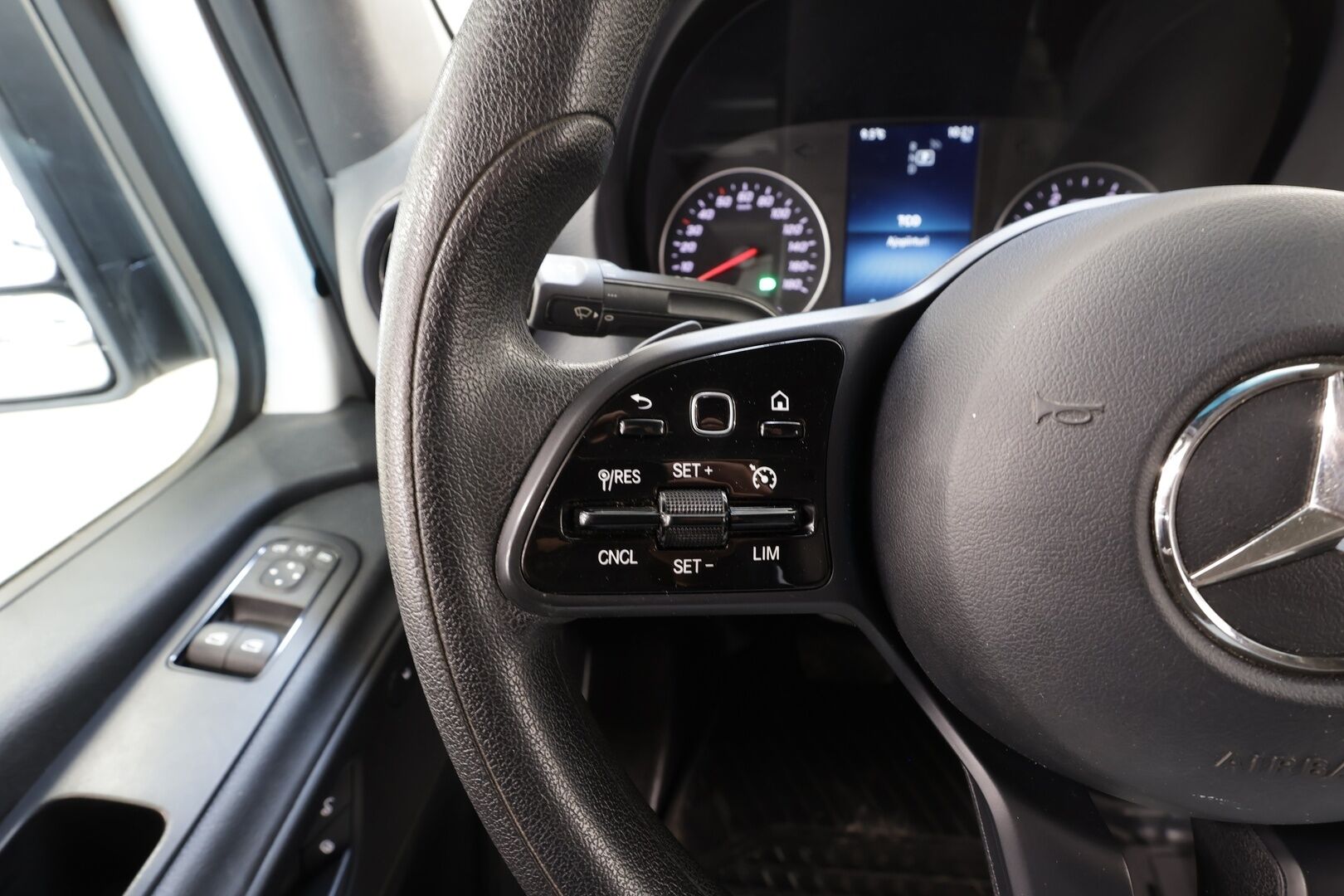 Mercedes-Benz Sprinter 2022 519CDI RWD-5,0/43AL pitkä A3 A C1 * Webasto / Koukku / Kaistavahti / Apple&Android / P.Kamera / Nahkaverhoilu * - 1-om Suomi-auto / Kahdet renkaat - HULLUT AVAJAISHULINAT KORKOTARJOUS 3,29 %