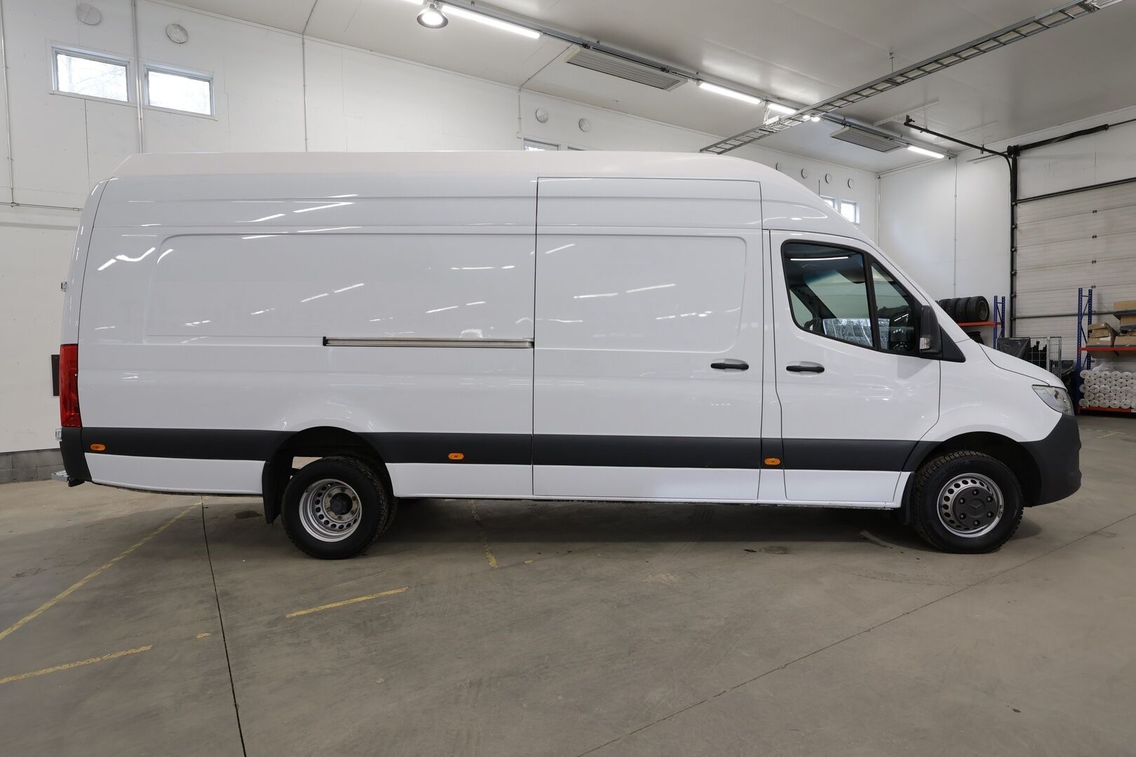 Mercedes-Benz Sprinter 2022 519CDI RWD-5,0/43AL pitkä A3 A C1 * Webasto / Koukku / Kaistavahti / Apple&Android / P.Kamera / Nahkaverhoilu * - 1-om Suomi-auto / Kahdet renkaat - HULLUT AVAJAISHULINAT KORKOTARJOUS 3,29 %