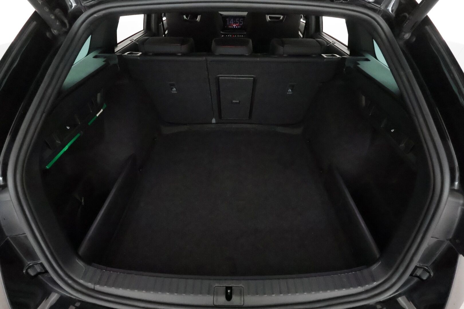 Skoda Octavia 2023 Combi 2.0 TDI 200 4x4 RS DSG **Webasto / ACC / Matrix-LED / P.kamera / Navi / Kaistavahti / Digimittaristo / Keyless** - 3,99 % KORKOTARJOUS TÄHÄN AUTOON 14.9. ASTI! - 1-om Suomi-auto / Kahdet Renkaat 