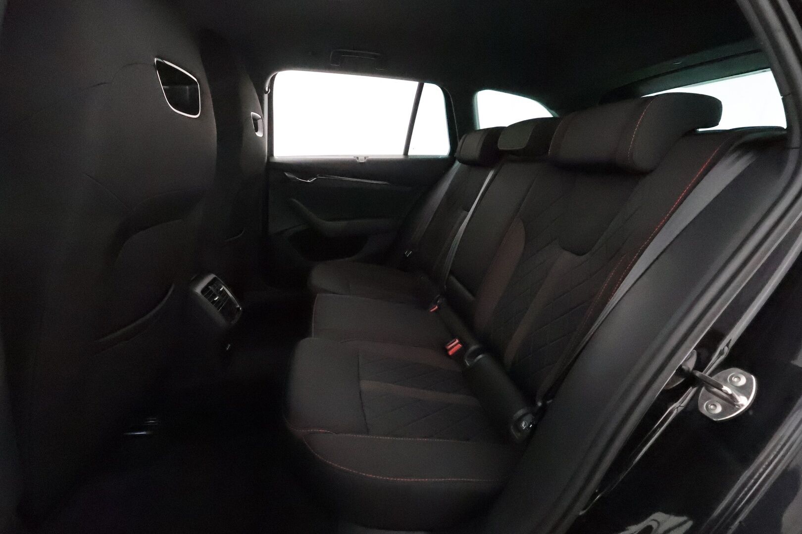 Skoda Octavia 2023 Combi 2.0 TDI 200 4x4 RS DSG **Webasto / ACC / Matrix-LED / P.kamera / Navi / Kaistavahti / Digimittaristo / Keyless** - 1-om Suomi-auto / Kahdet Renkaat *