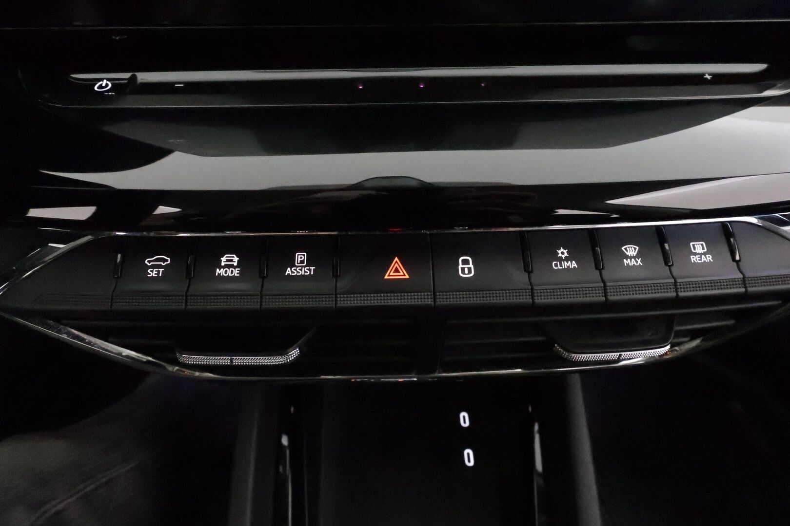 Skoda Octavia 2022 Combi 2.0 TDI 150 4x4 Style DSG **Webasto / Koukku / Adapt.Vakkari / Matrix-LED / P.kamera / Navi / Kaistavahti** - 1-om Suomi-auto / Kahdet Renkaat