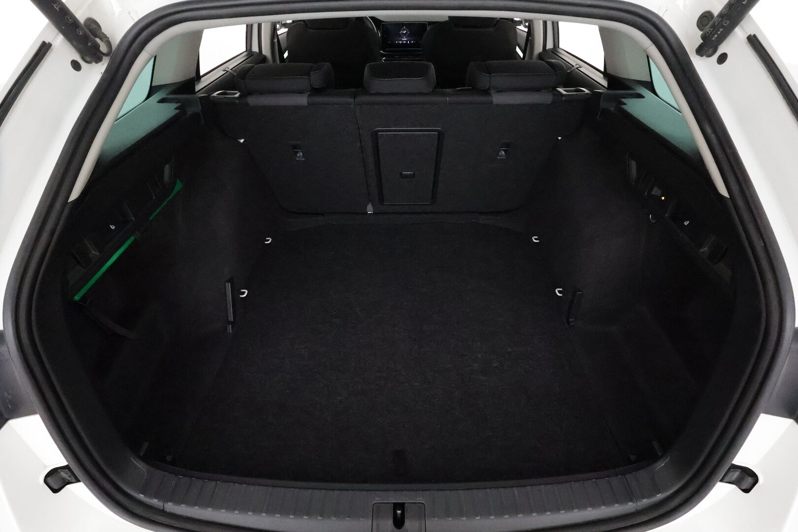 Skoda Octavia 2022 Combi 2.0 TDI 150 4x4 Style DSG **Webasto / Koukku / Adapt.Vakkari / Matrix-LED / P.kamera / Navi / Kaistavahti** - 1-om Suomi-auto / Kahdet Renkaat
